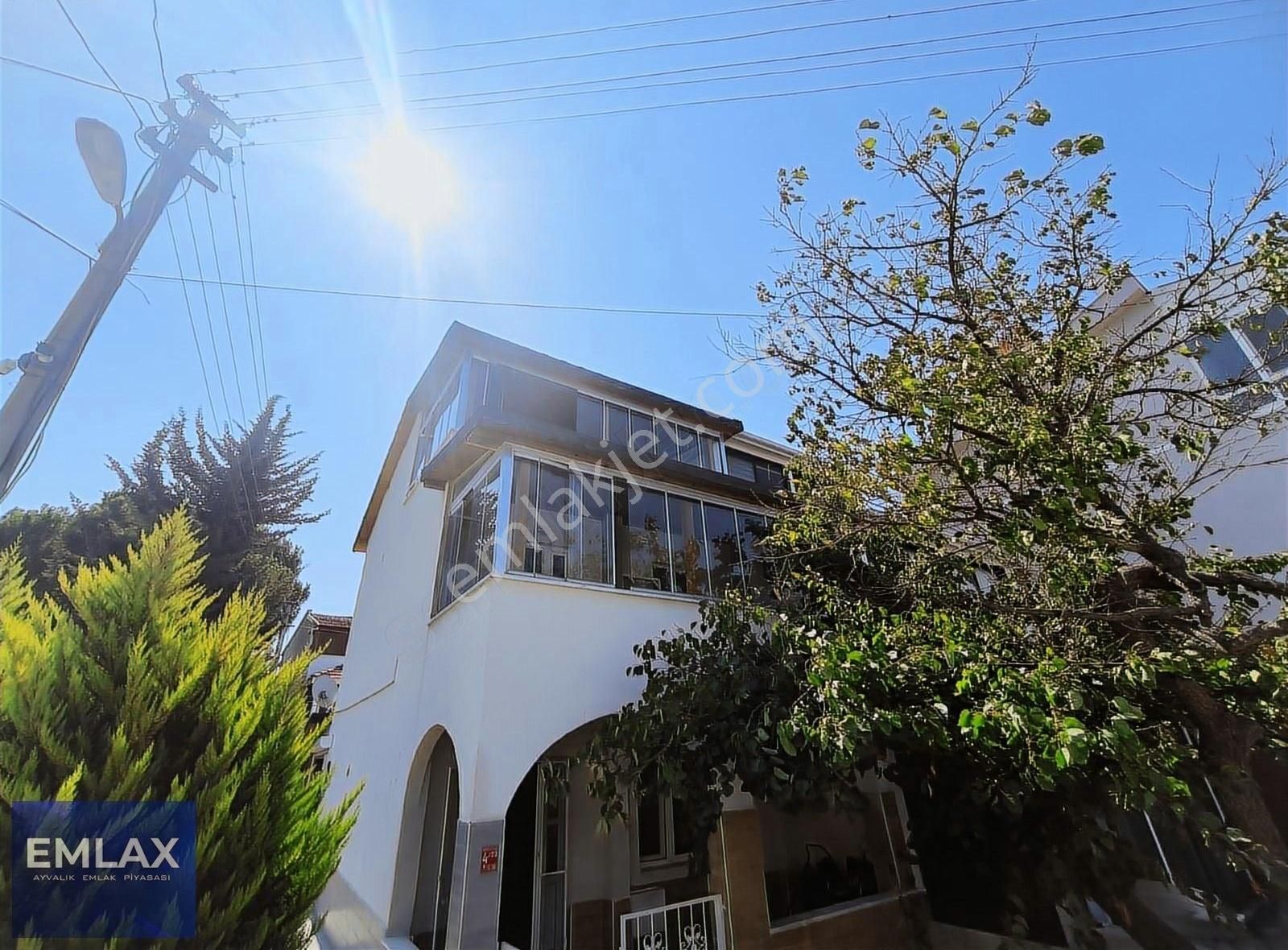 Altınova Sahilde İskele Bölgesi Site İçerisinde Masrafsız Villa