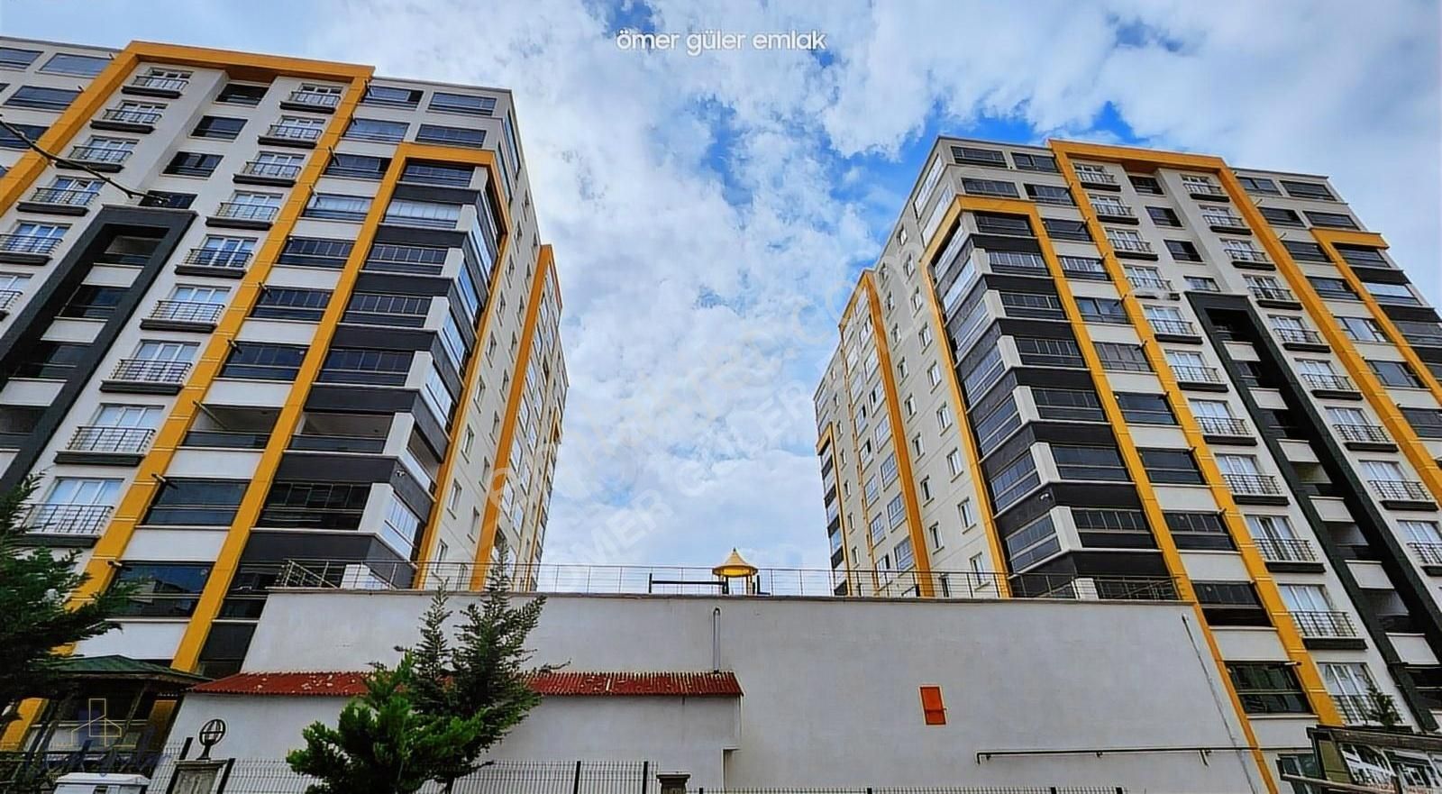 Güler^den Başpınarda 2 Bloklu Sitede Kplı Oparklı 3+1 150m2teras