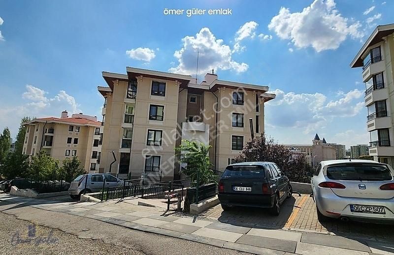 Güler^den Kuzey Kent'te 4+1 +1bahçe 250m2 Külliye Manzaralı Dair