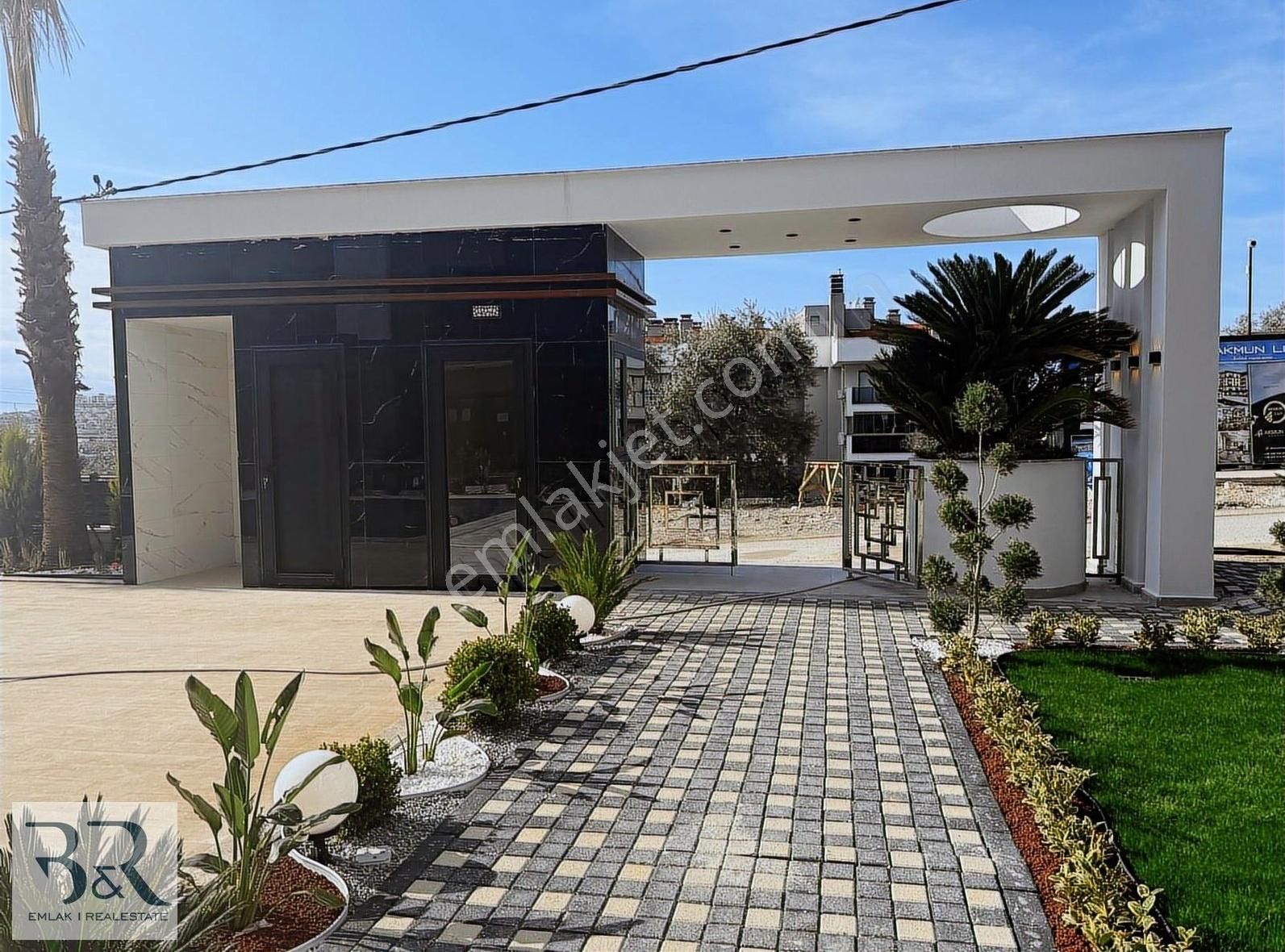 Kusadası Deniz Manzaralı Havuzlu Sitede 2+1 Residans Daire - Görsel 16