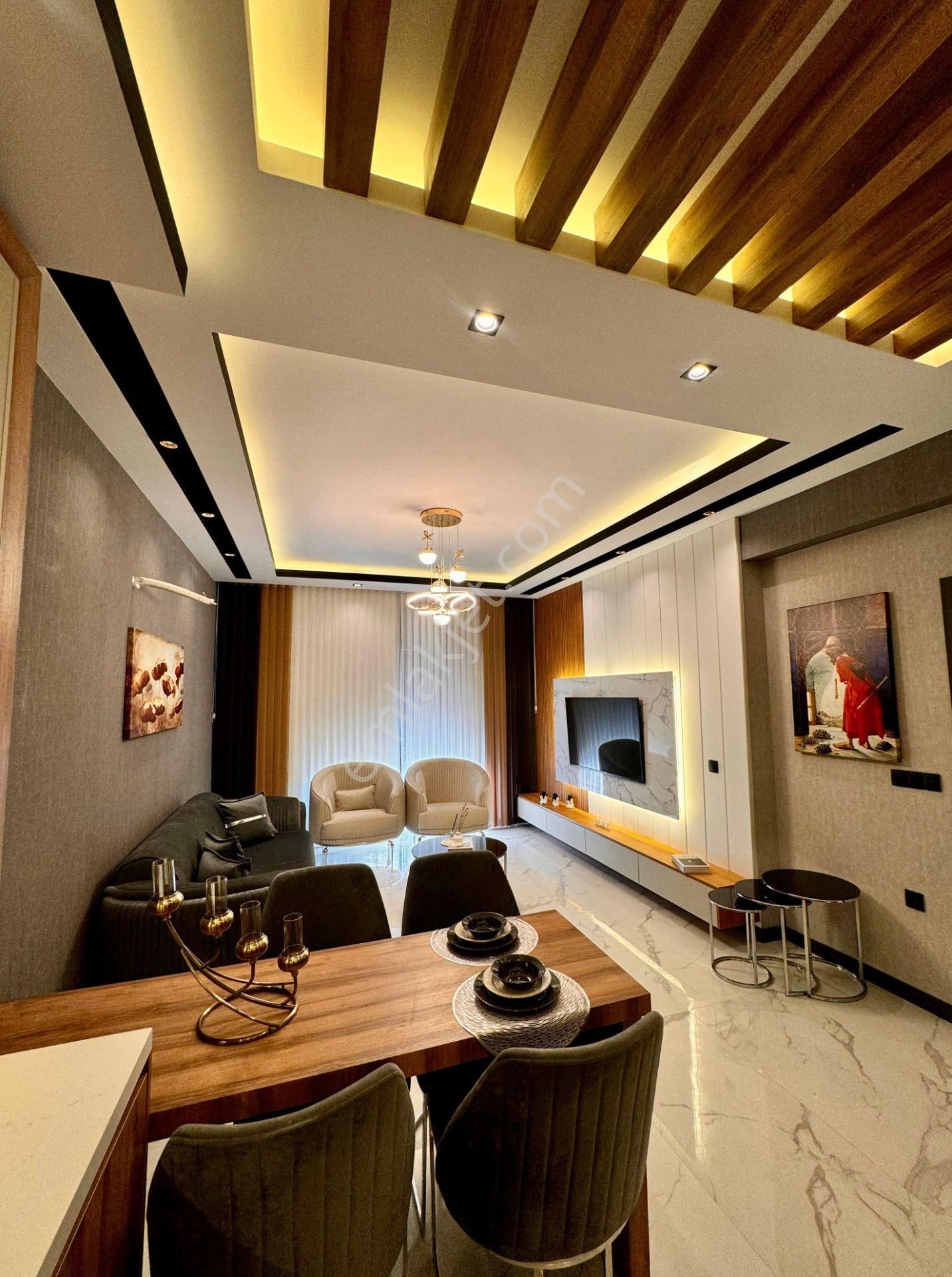 Kusadası Deniz Manzaralı Havuzlu Sitede 2+1 Residans Daire - Görsel 2