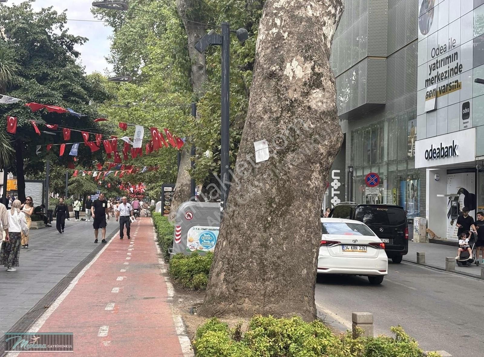 İzmit Merkez De Yürüyüş Yolun'da Devren Kiralık Restoran Lokanta