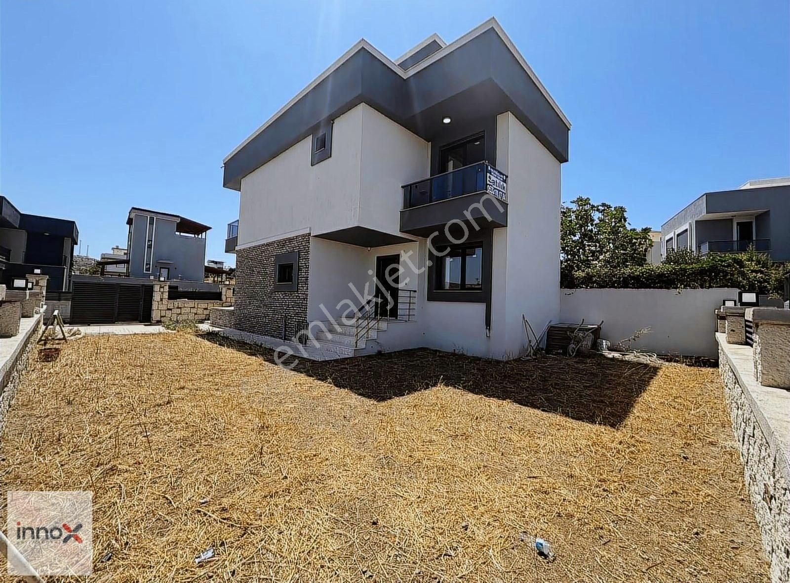 Seferihisar Akarcada Satılık 4+1 Villa