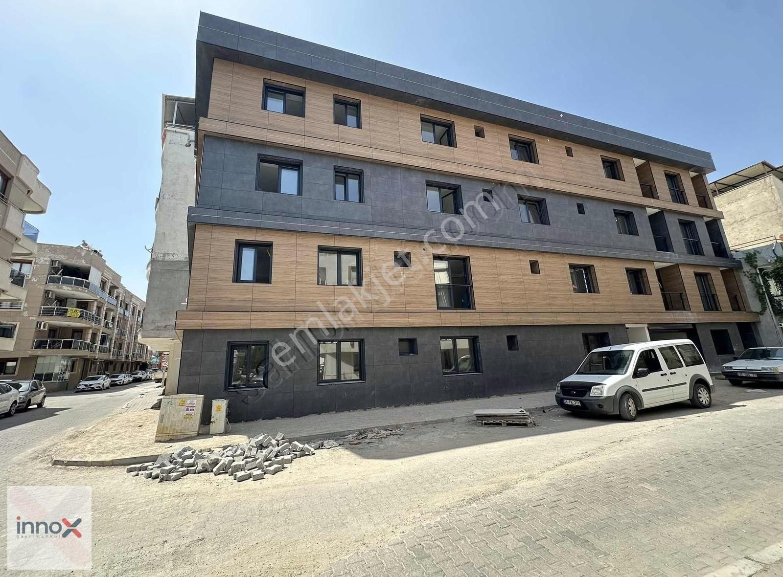 Seferihisar Hıdırlık'ta 2+1 Kaliteli Malzeme Satılık Daire