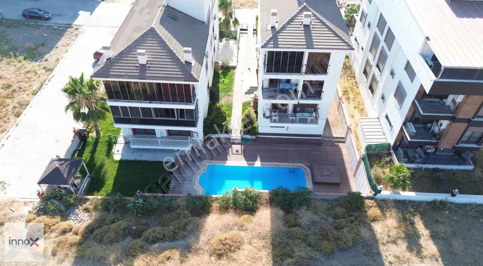 Çolakibrahimde Havuzlu Site 4+2 Ayrı Mutfak Satılık Dubleks