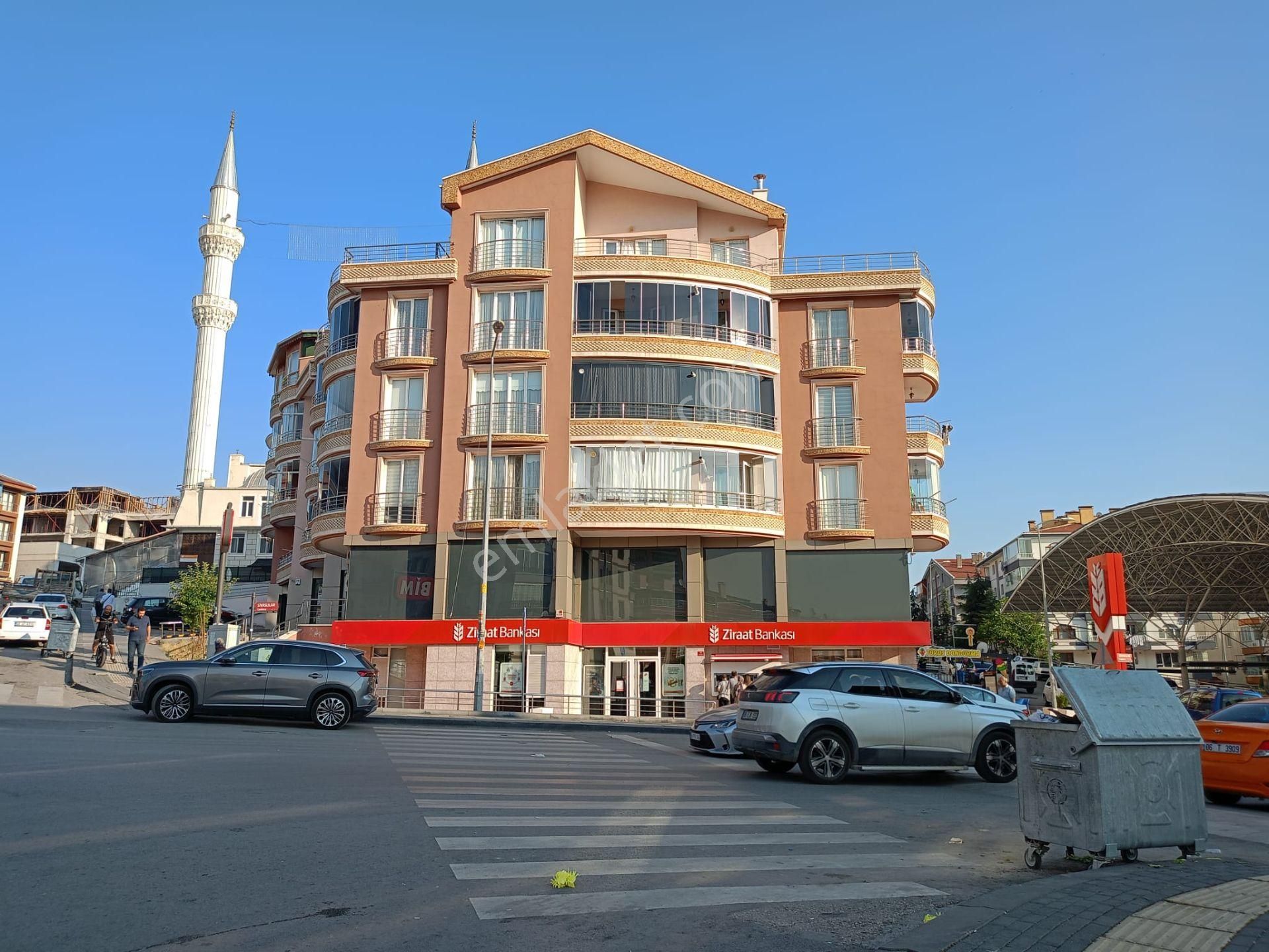 Sahibinden Sancaktepe Merkezde Cadde Üzeri Asansörlü İskanlı