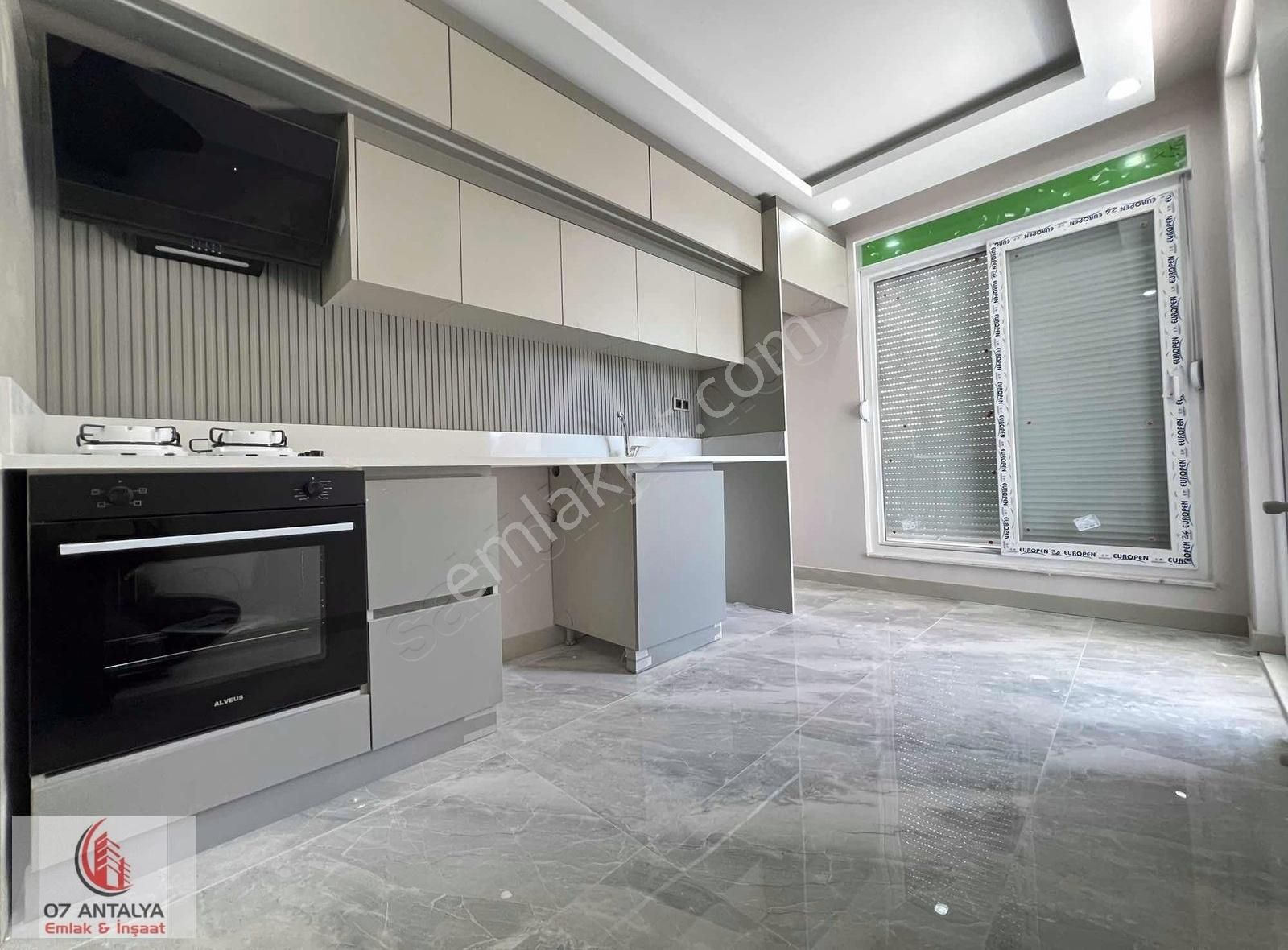 Gazi Mah Tahtakale Karşısı Ebeveyn Banyo Asansör Sıfır 2+1 Site