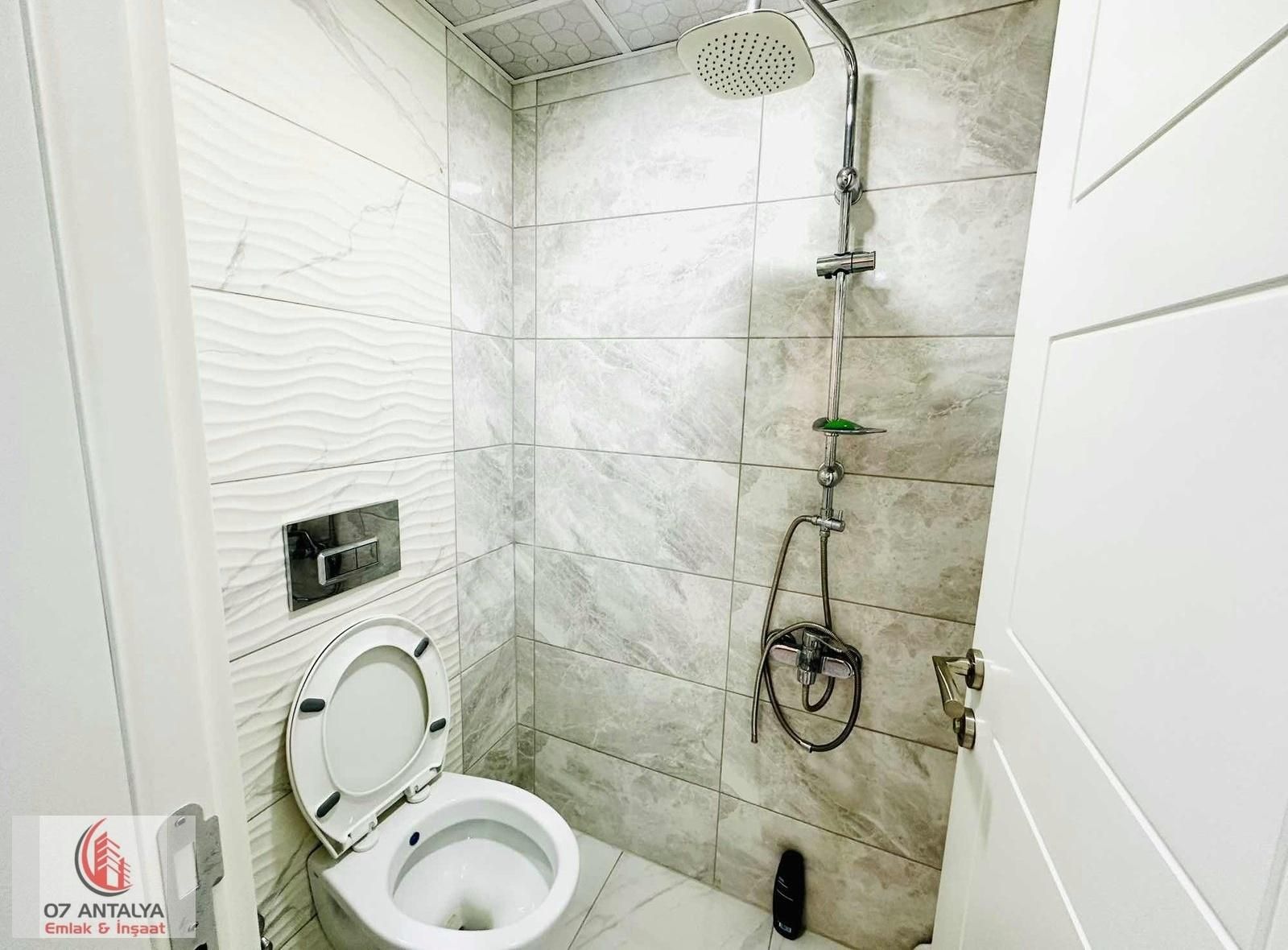 Bahçelide Denize 200mt Mimari Yapım Geniş 3+1 Arakat