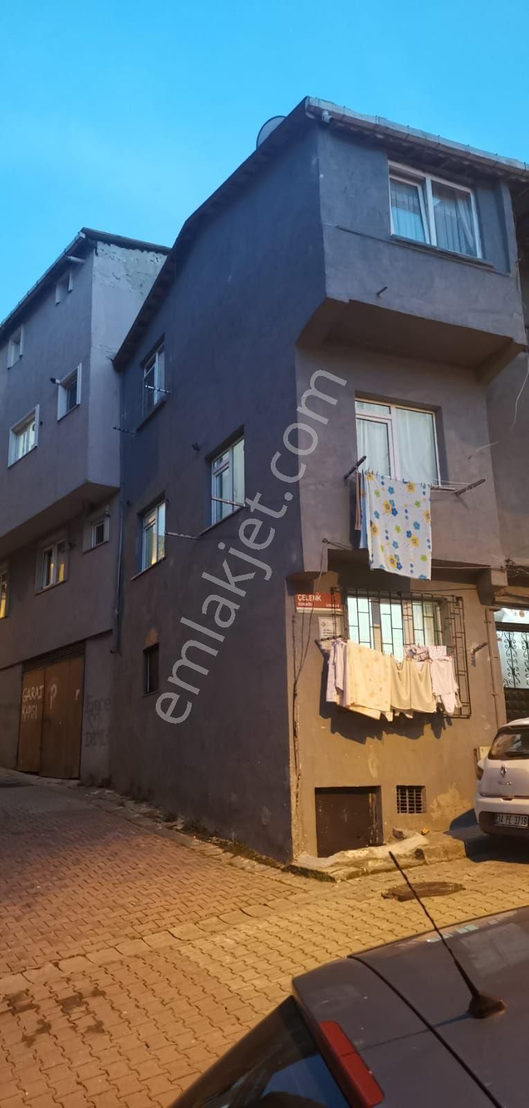 Harmantepe Çelenk Sokakta Aynı Binada Satılık 3 Daire