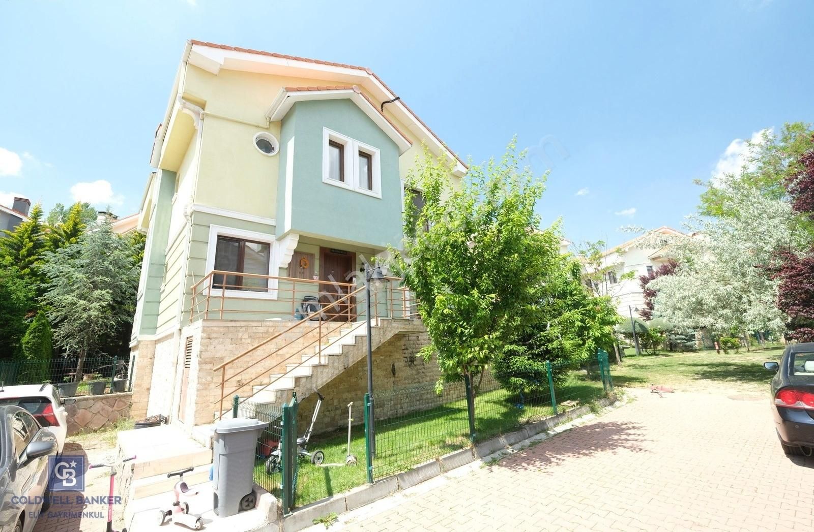 Yaşamkent Konaklarında Acil Satılık Villa