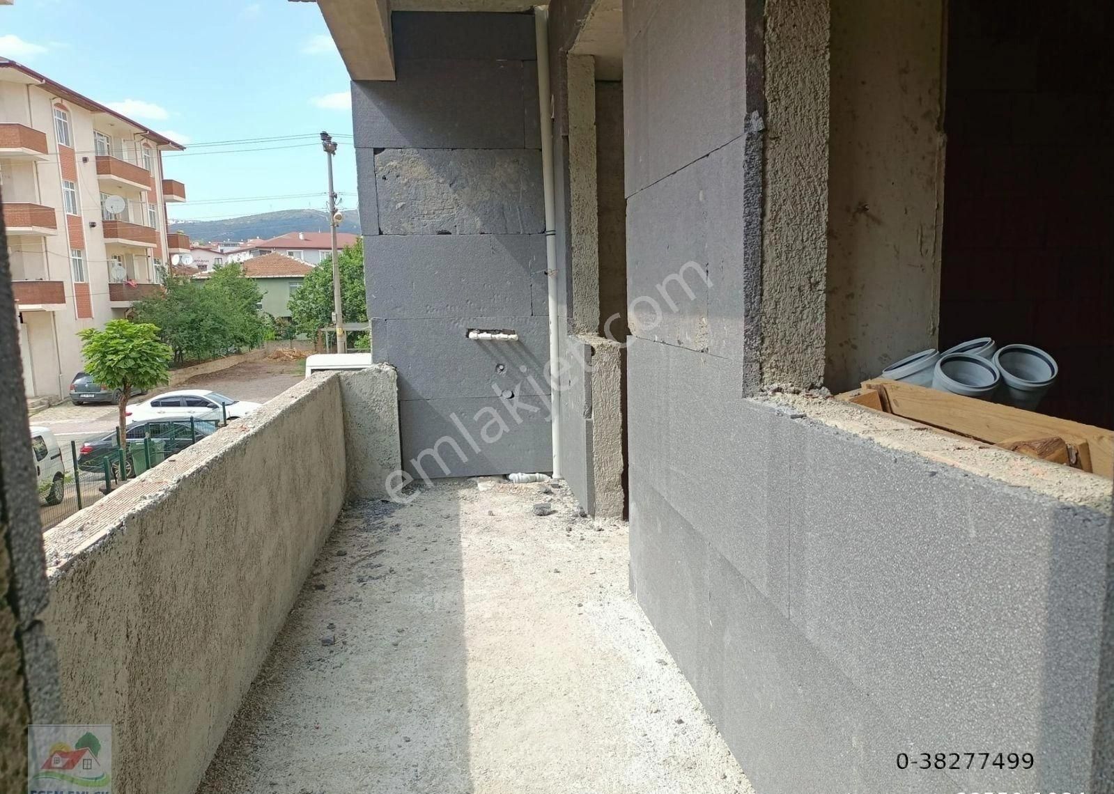 Körfez Güney Mahallesinde 2+1 Arakat Daire Otoparklı Yerden Isıtmalı