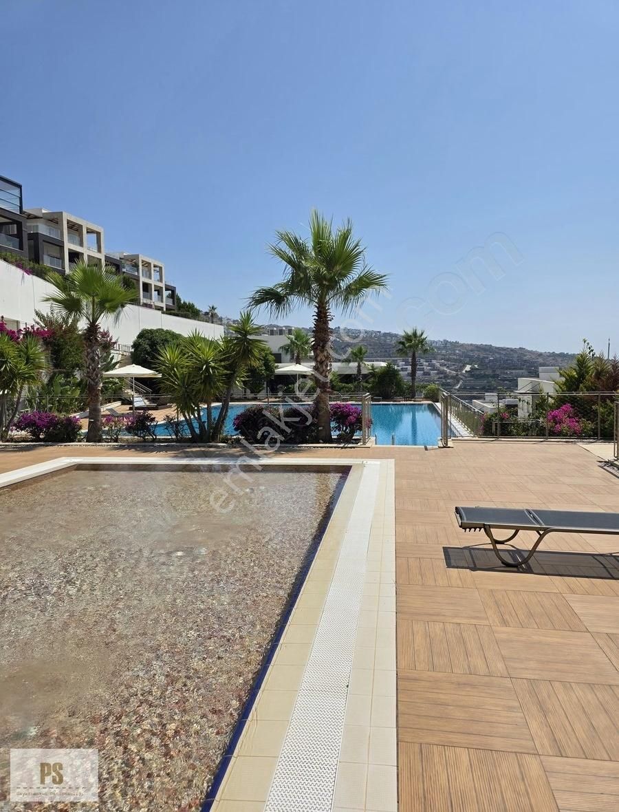 Bodrum Yalıkavak Denize Sıfır Sitede Manzaralı Satılık Rezidans