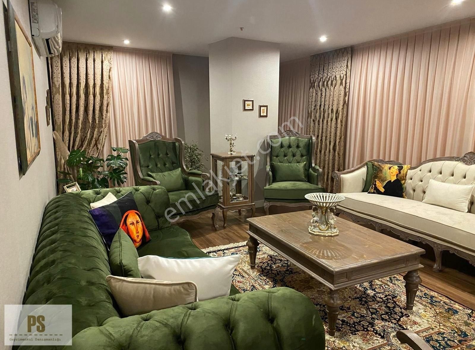 Satış Ve Kiralama Ofisinden Satılık Balkonlu 4+1 Daire