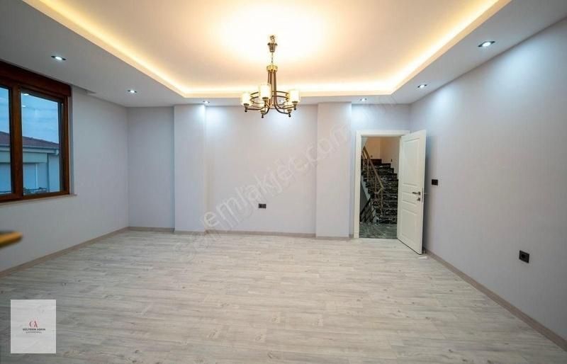 Yeşilbayır Orfe Çiftliği Yakını Satılık 8+1 Lüks Villa - Görsel 15