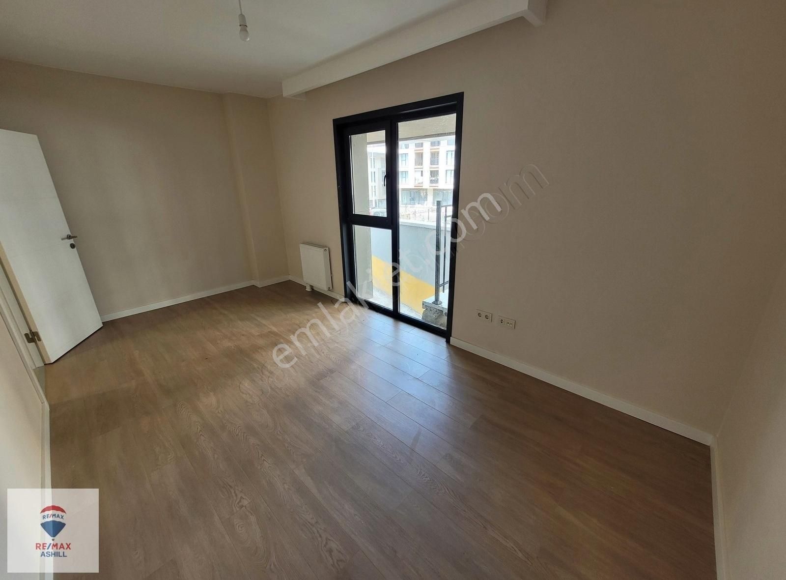 Ashill'den Kirazlıtepe Toki'de Bahçe Katı 3+1 Verandalı Daire