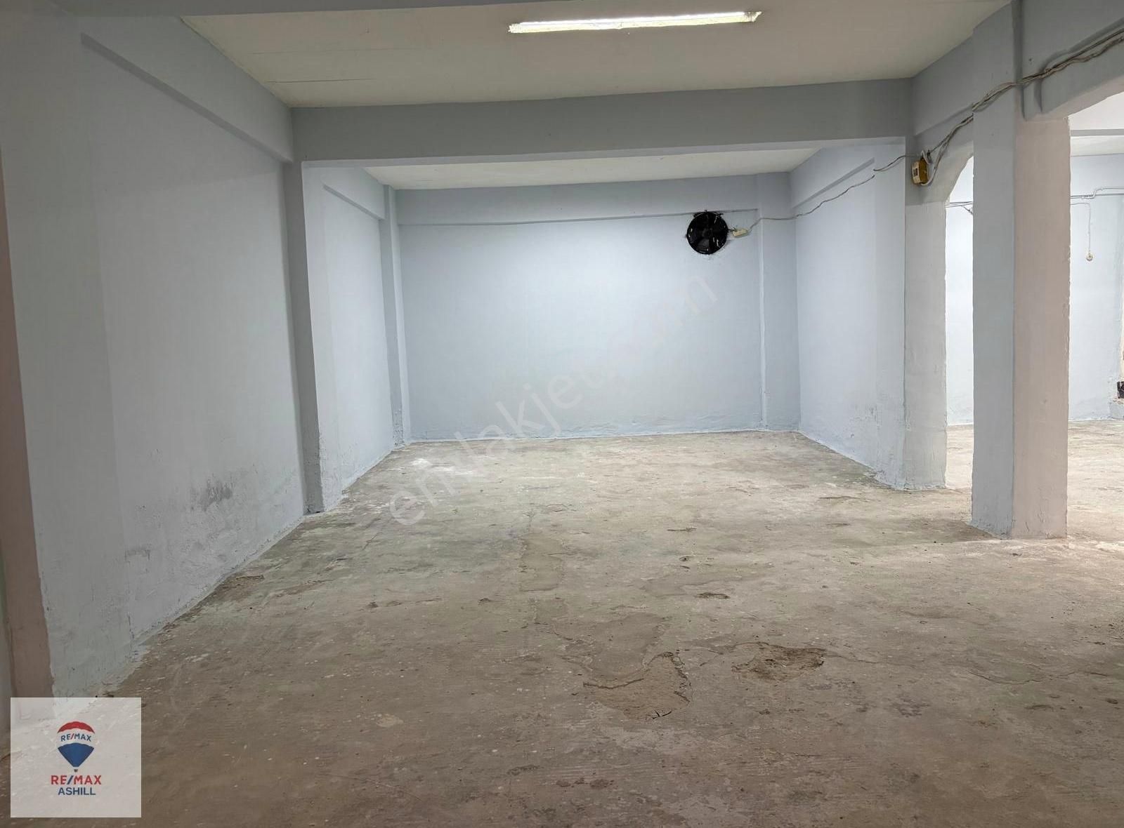 Ashill'den Üsküdar Küplüce Mah.imalata Uygun Kiralık Dükkan