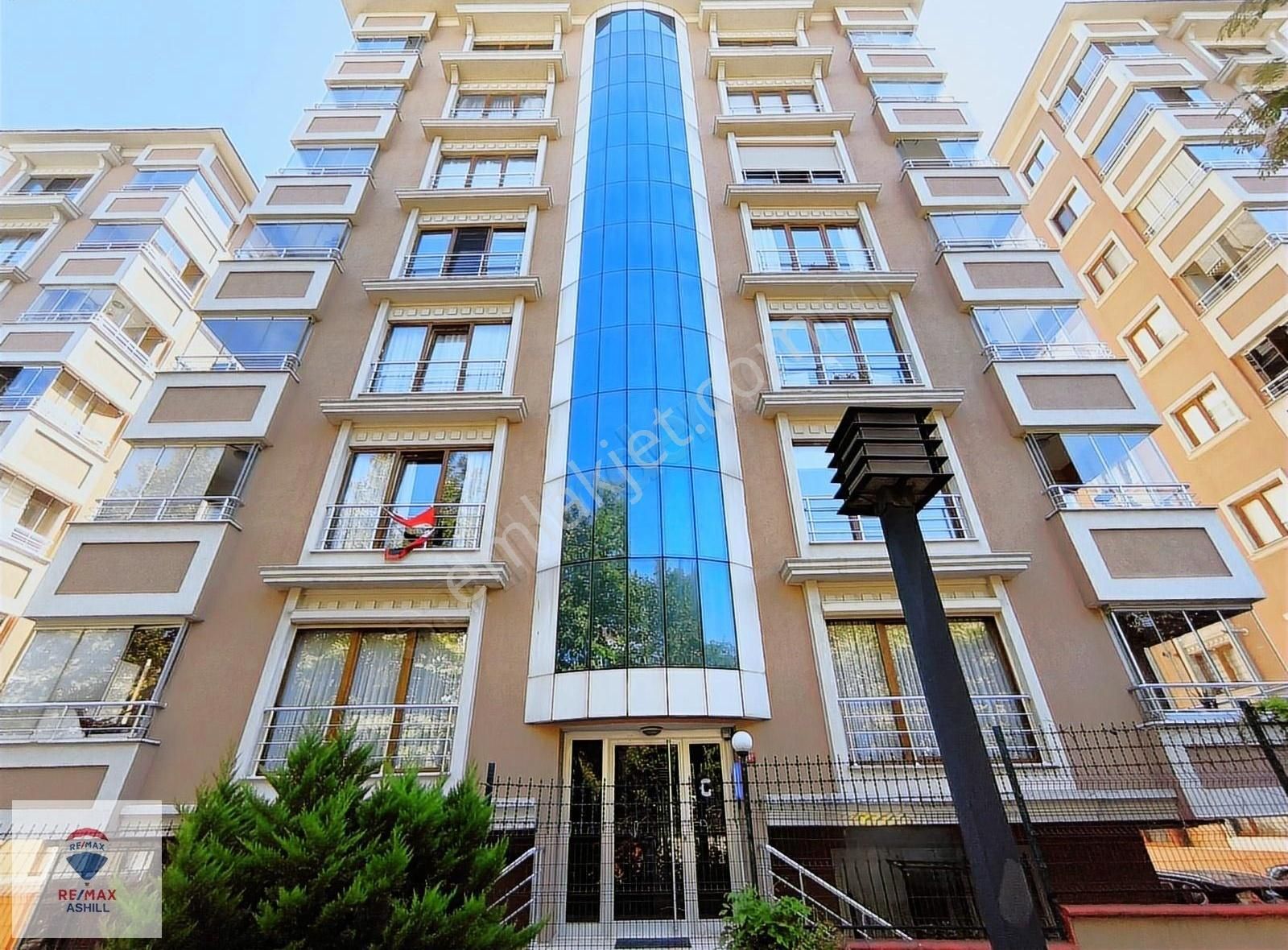 Ashill'den Üsküdar Emaar Avm Yanında Site İçerisinde 4+1 Daire