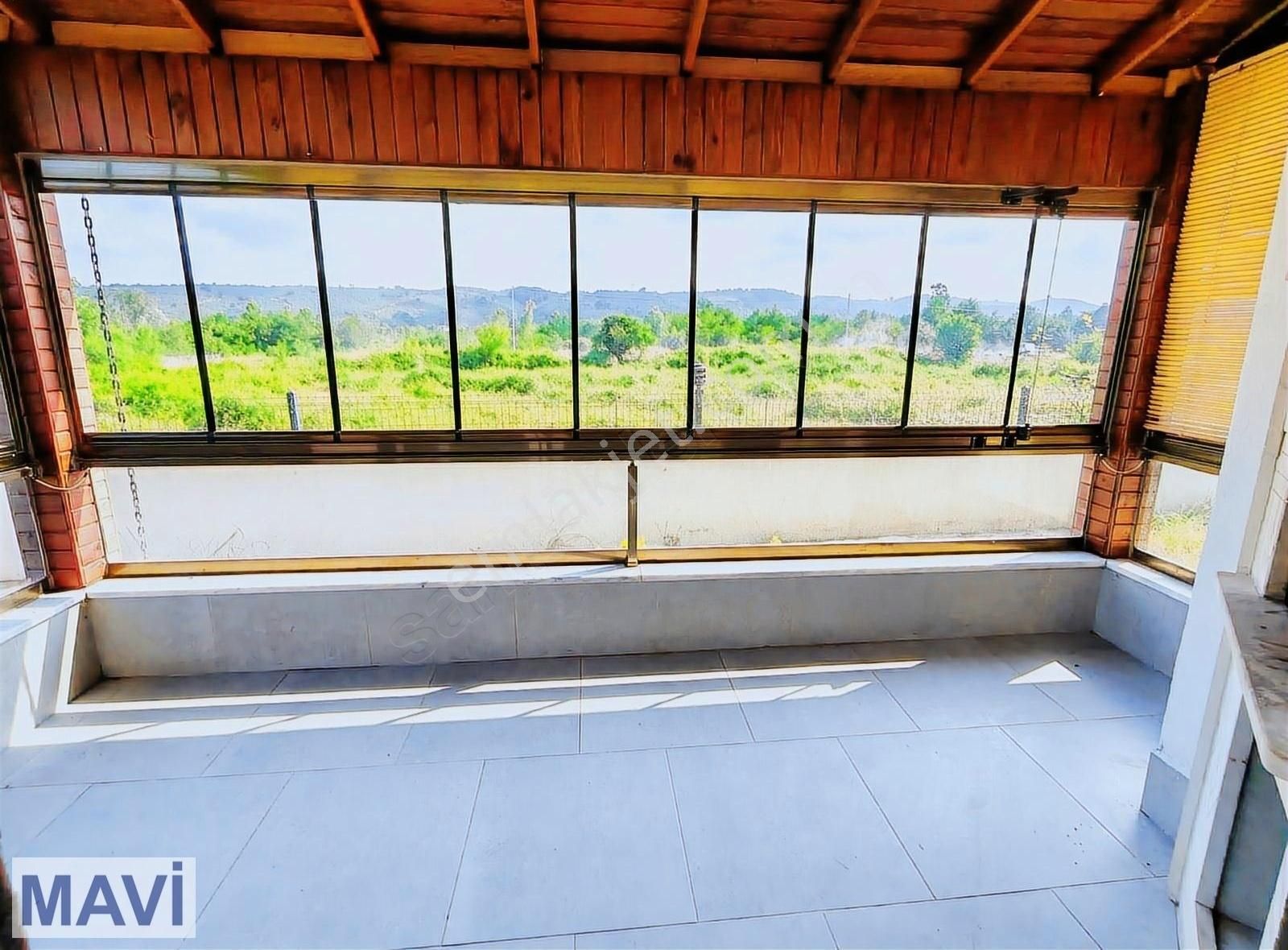 Denize Yakın Bahçe Kullanmlı Yerden Isıtma Verandalı Villa Remax - Görsel 22