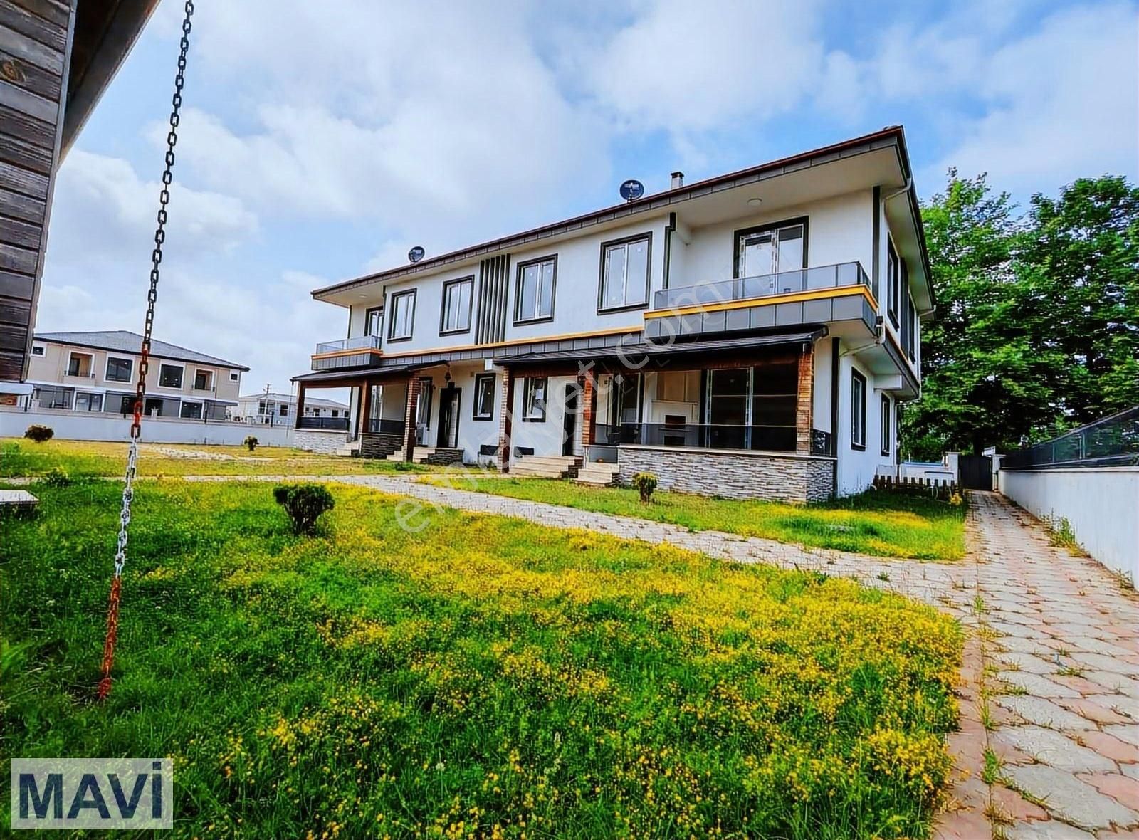 Denize Yakın Bahçe Kullanmlı Yerden Isıtma Verandalı Villa Remax - Görsel 14