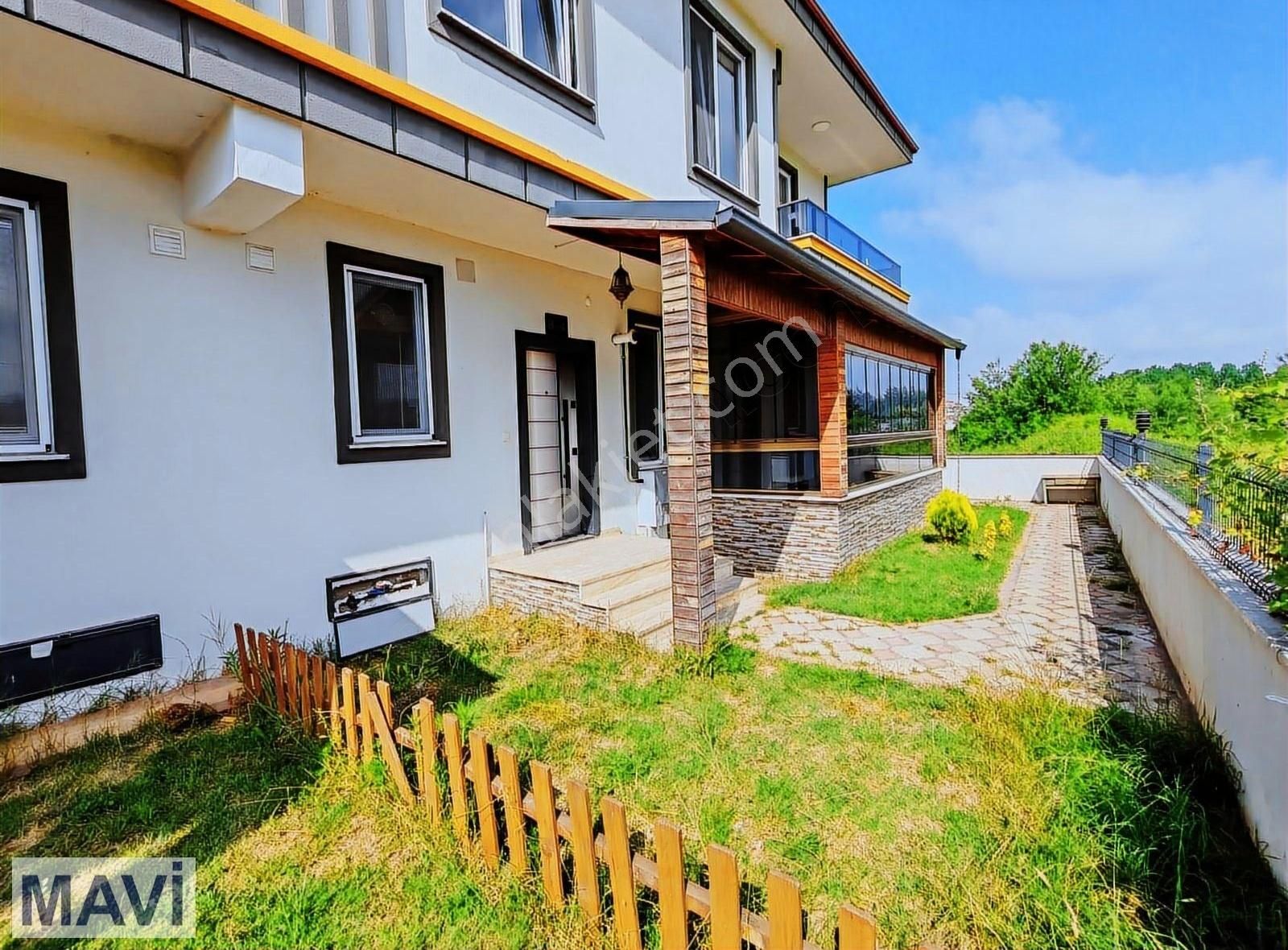 Denize Yakın Bahçe Kullanmlı Yerden Isıtma Verandalı Villa Remax - Görsel 2