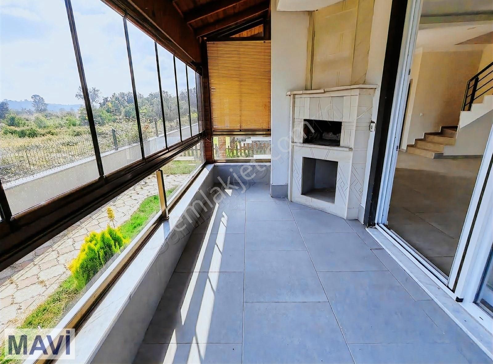 Denize Yakın Bahçe Kullanmlı Yerden Isıtma Verandalı Villa Remax - Görsel 16