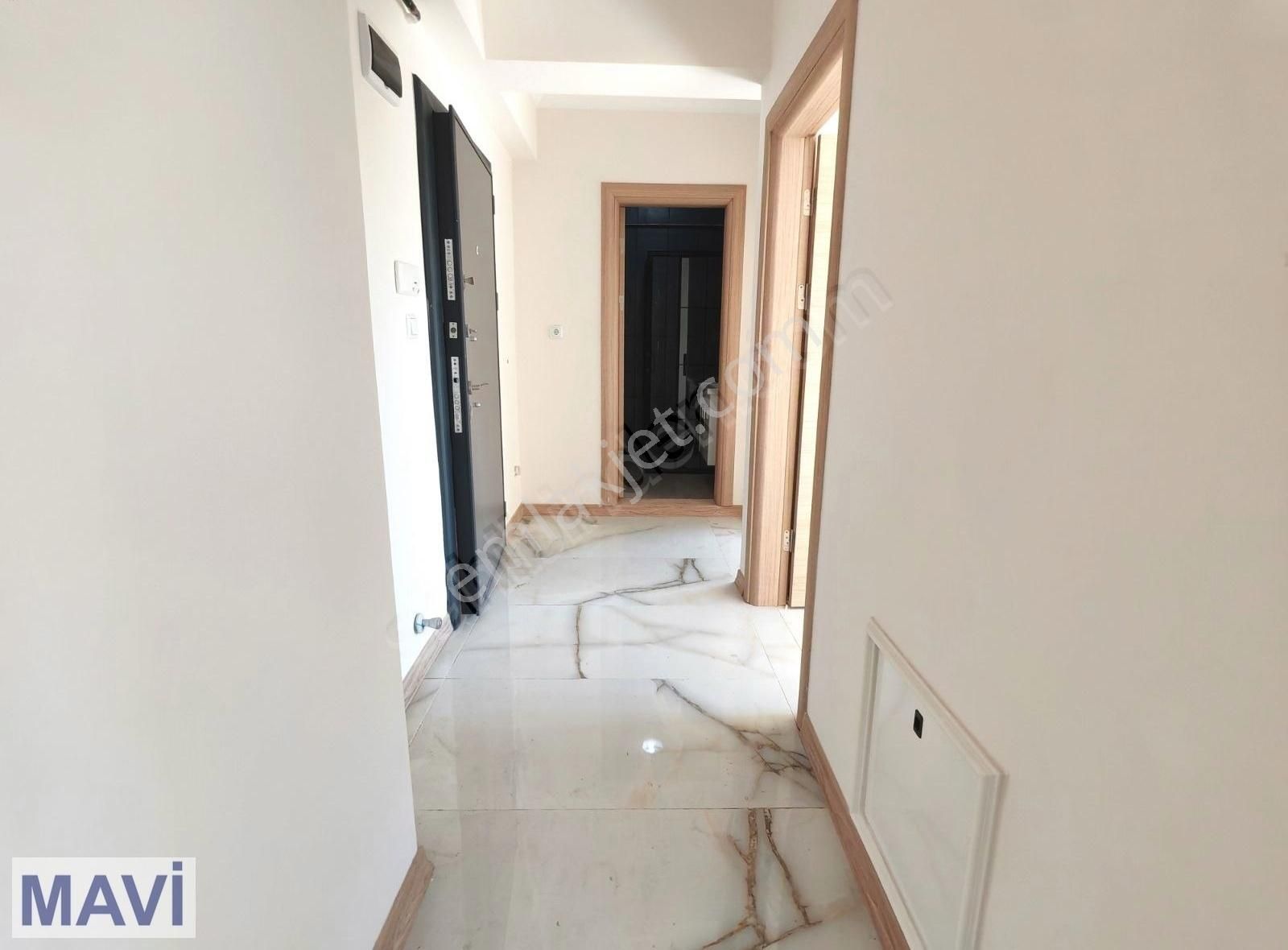 Aziziye'de Havuz Cephe Arakat Yerden Isıtma 2+1sıfır Daire Remax - Görsel 8