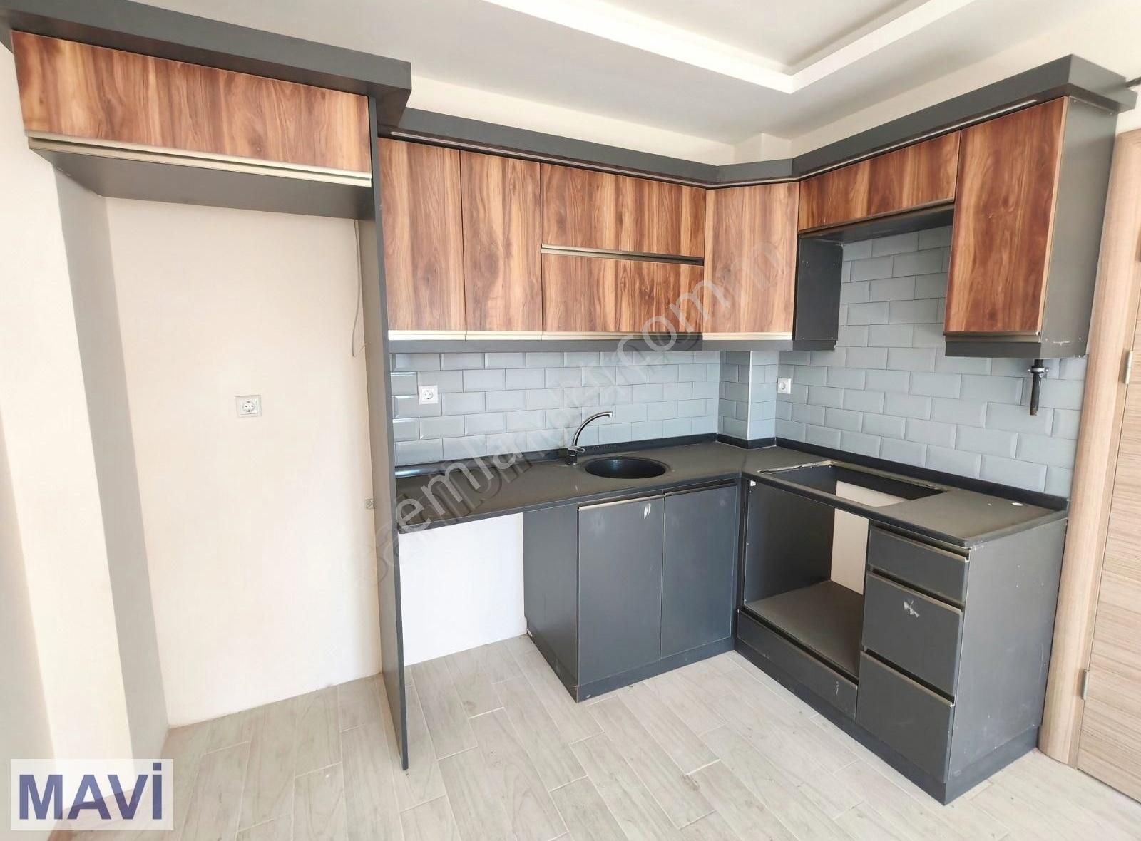 Aziziye'de Havuz Cephe Arakat Yerden Isıtma 2+1sıfır Daire Remax - Görsel 13