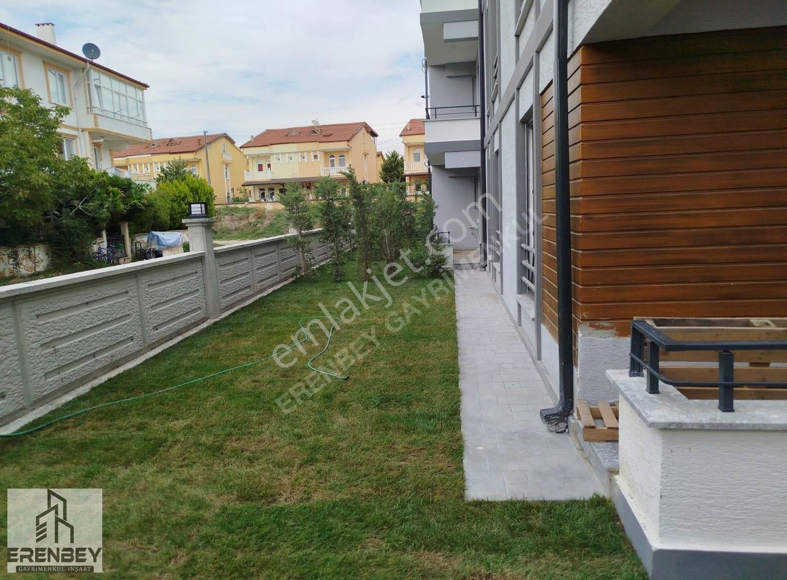 Denize 1 Dk Yürüme Mesafesinde 2+1 Sıfır Direler