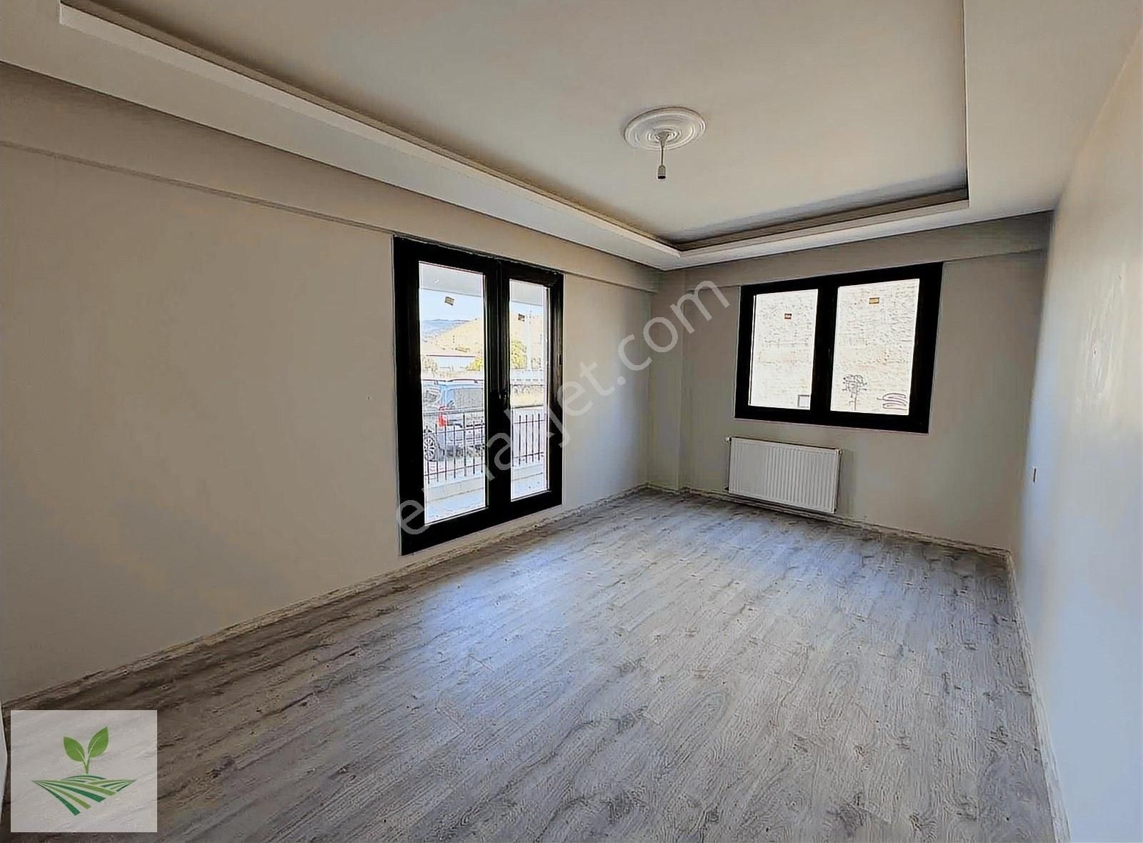 İzmir Bergama Atatürk Mah.satılık 2+1 Doğalgazlı,asansörlü Daire
