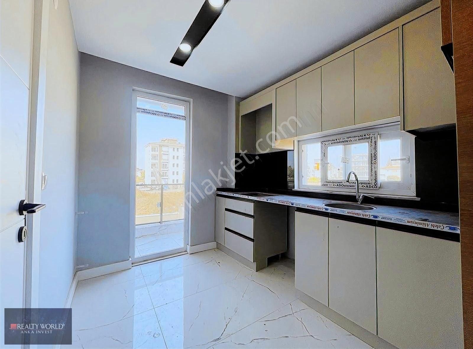 Realty World Anka'dan Bahçeyakada Havuzlu Sıfır 2+1 Daire