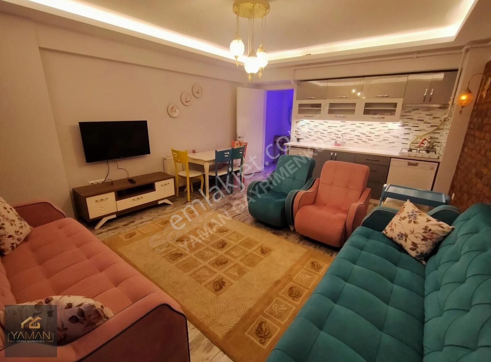 Akhisar Belediye Yakını Eşyalı Kiralık 1+1 Daire
