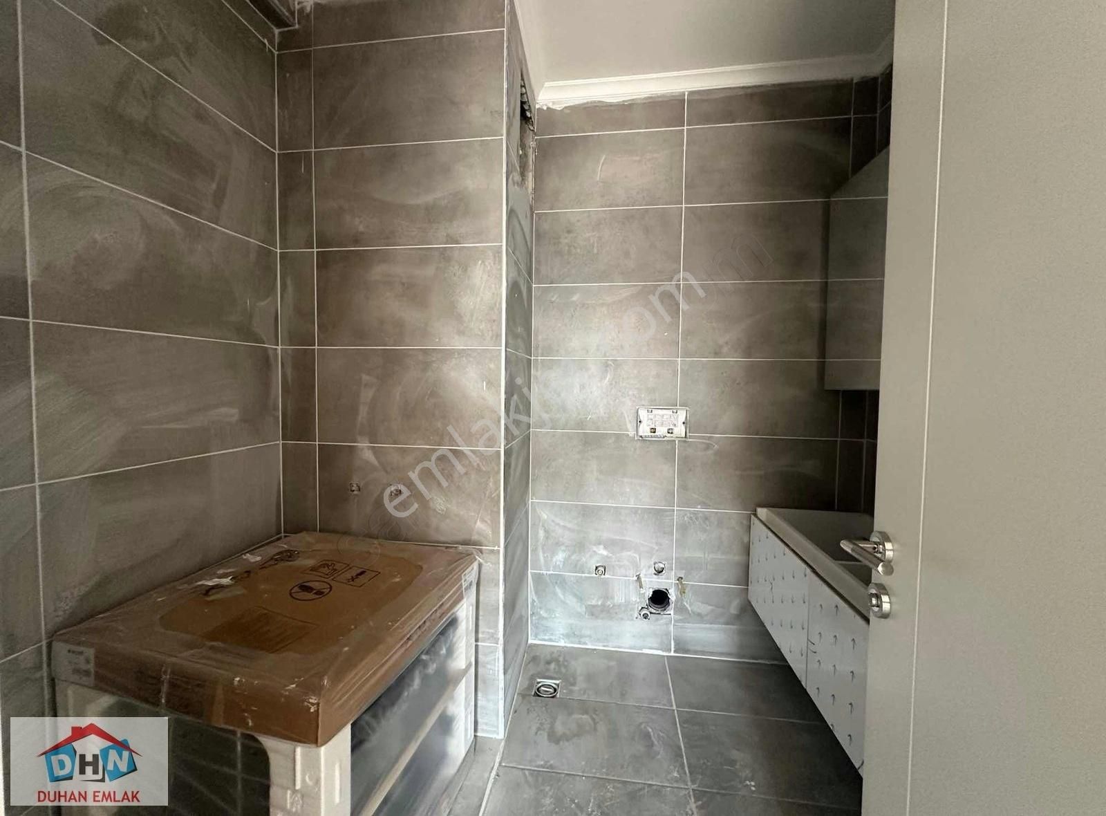 Duhan Emlak'tan Kadıköy Alkaş'ta Satılık 1+1 60m2 Daire