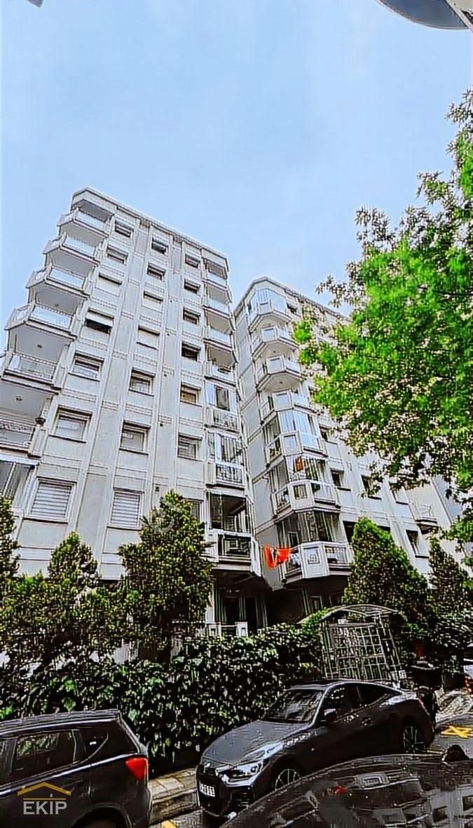 Ataşehir Barajyoluna Yakın 160m2 3+1 Havuzlu Ara Kat