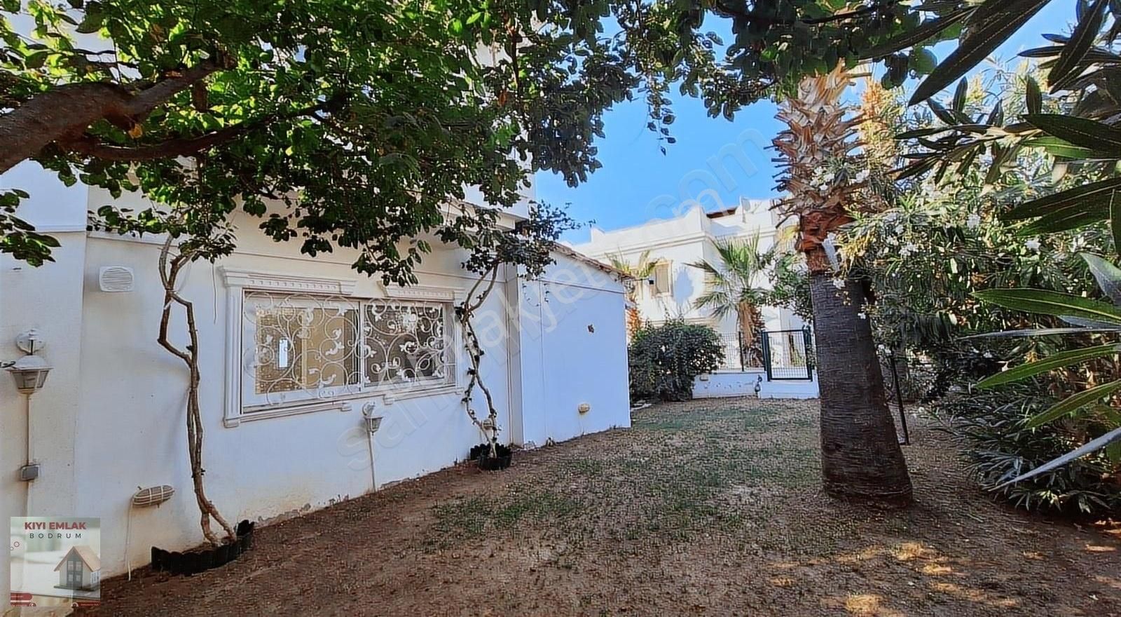 Turgutreis Havuzlu Sitede Kiralık 220m2 Dubleks Daire 4+1