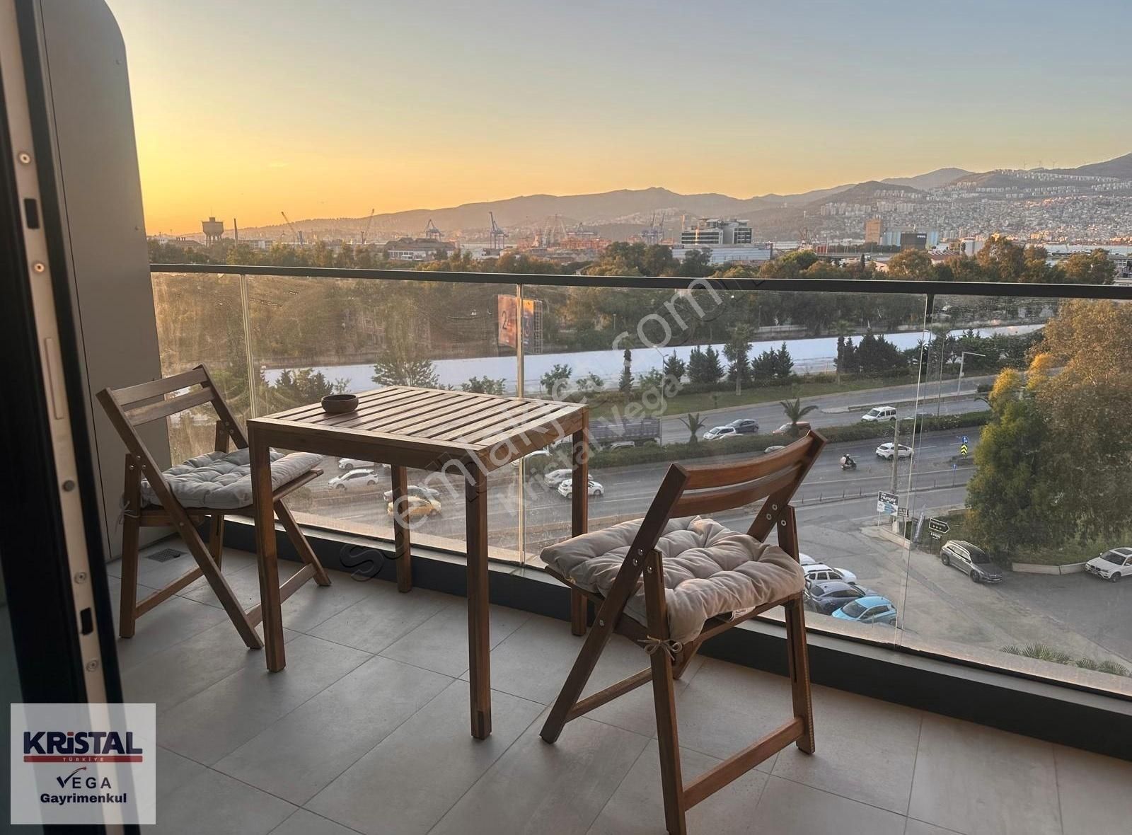 Folkart Vega'da Eşyalı Deniz Manzaralı 1+1 Kiralık Daire