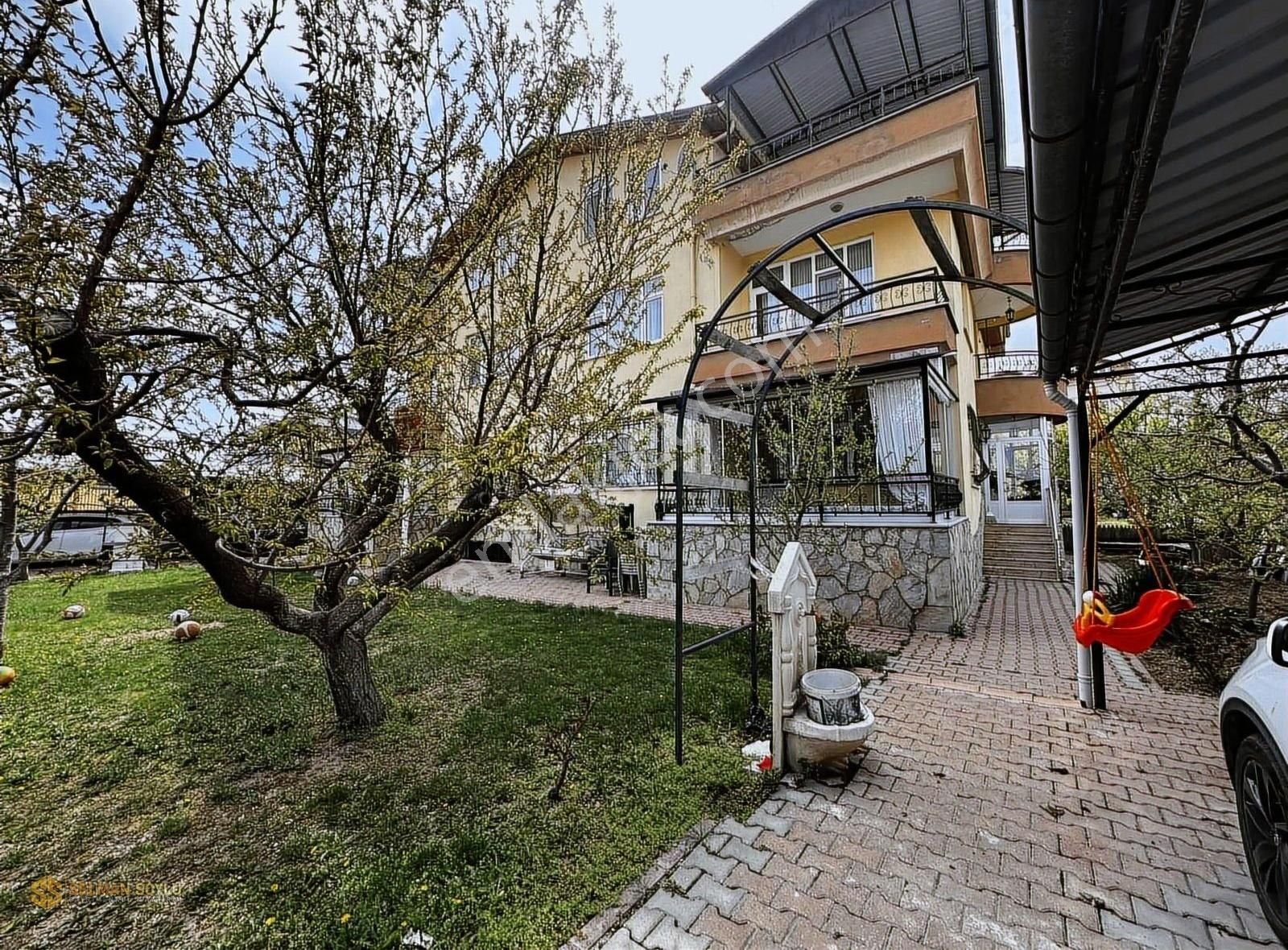Durunday Mah. 588 M2 Arsa İçinde 5+1 Müstakil Ev.