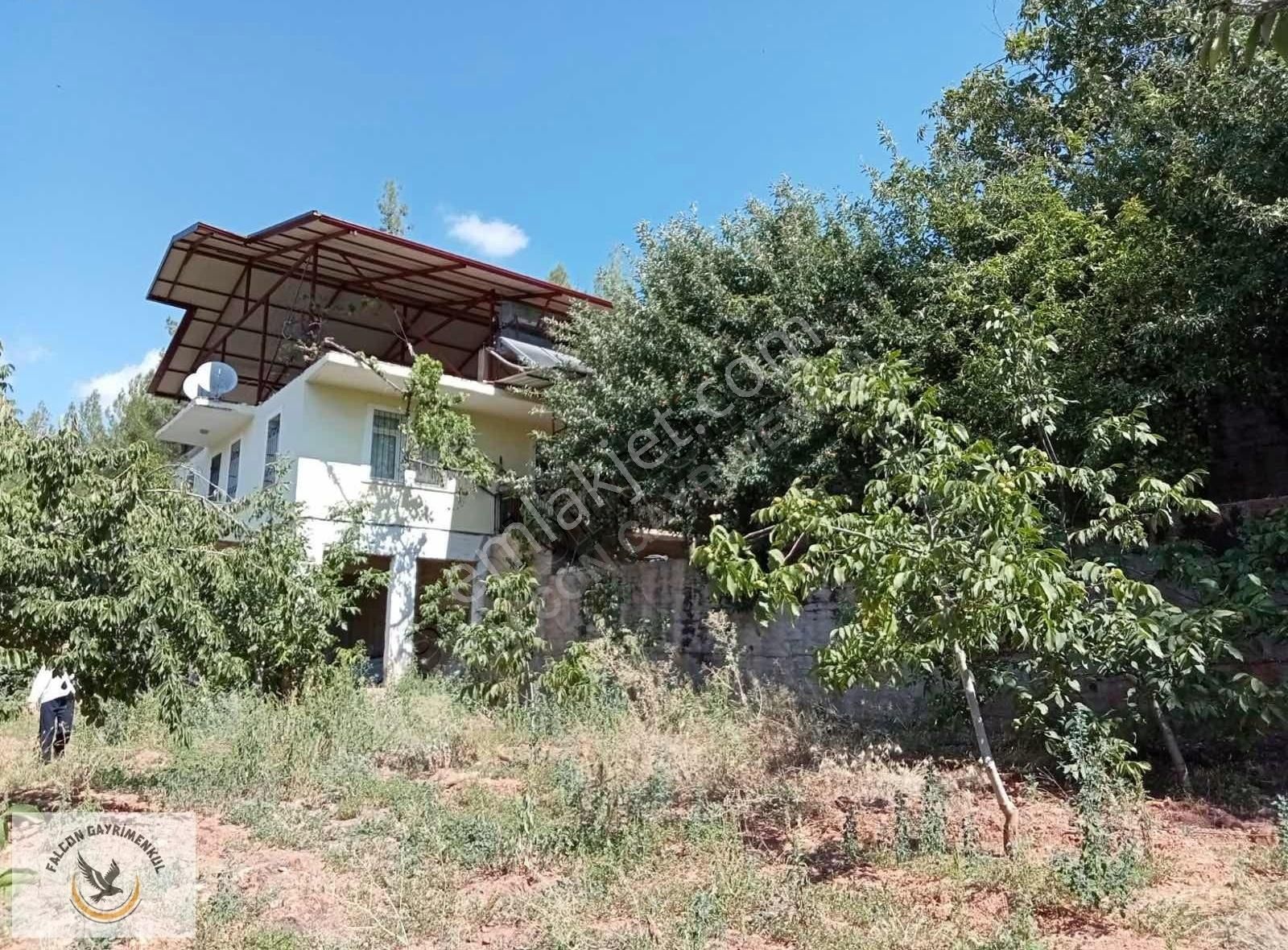 Nif'de 1373 M2 Arsa İçerisinde Satılık Köy Evi Ve Arsa - Görsel 4