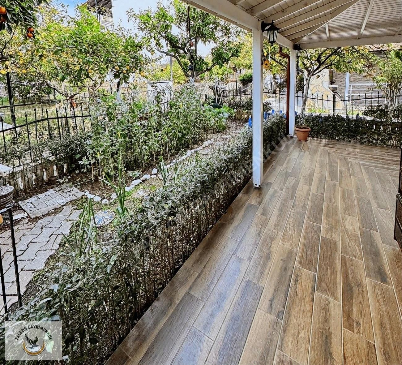 Akarca'da Site İçerisinde Denize 50m Satılık Villa - Görsel 26