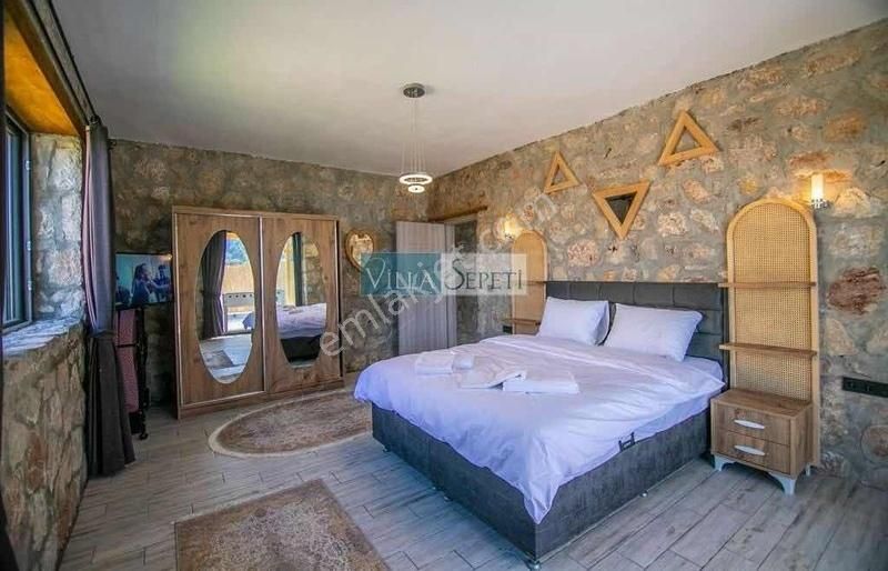 Fethiye De İki Adet Villa Ve Boş Arsası İle Birlikte Satılıktır - Görsel 2