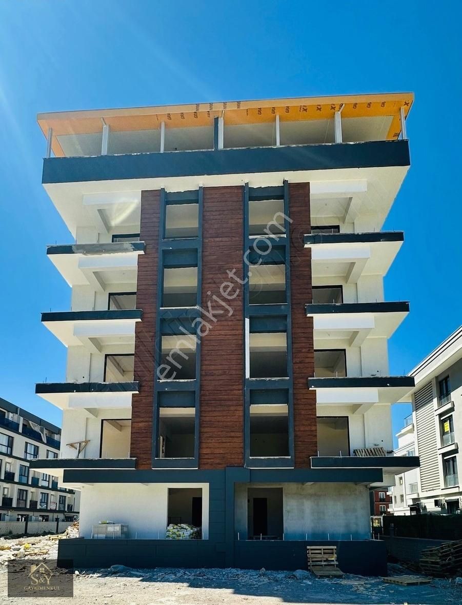 Menemen Seyrekte Acil Satılık 1+1 Sıfır Ara Kat Daire