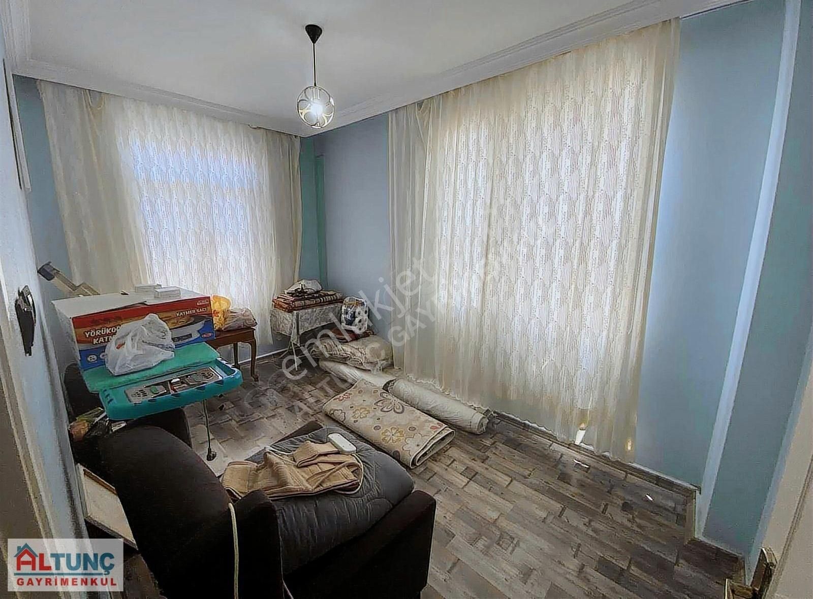 Altunç'dan Yeşilyurtta 3 Katlı 3+1 Kapalı Mutfak Ev - Görsel 6