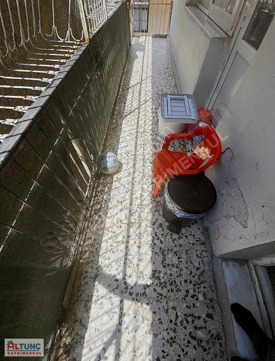 Altunç'dan Yeşilyurtta 3 Katlı 3+1 Kapalı Mutfak Ev - Görsel 2