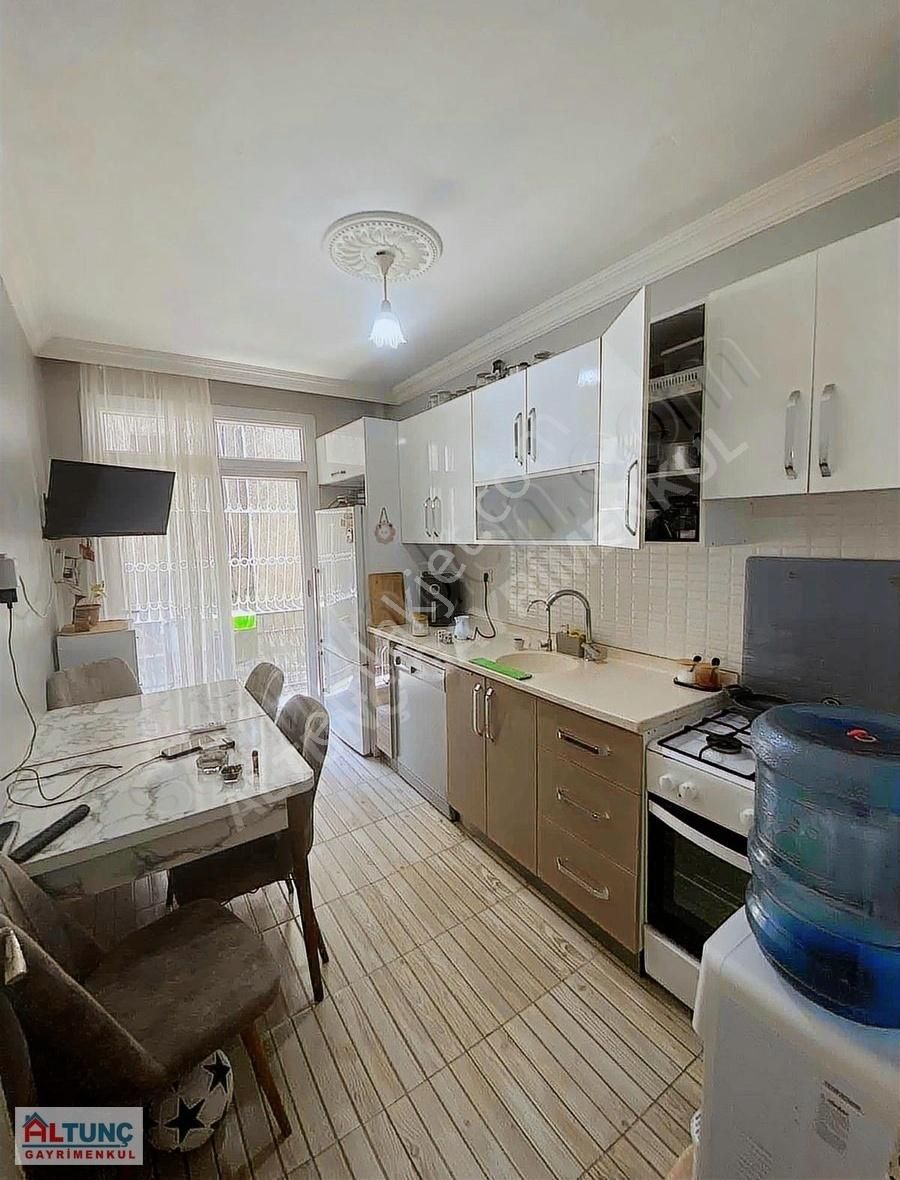 Altunç'dan Yeşilyurtta 3 Katlı 3+1 Kapalı Mutfak Ev - Görsel 14