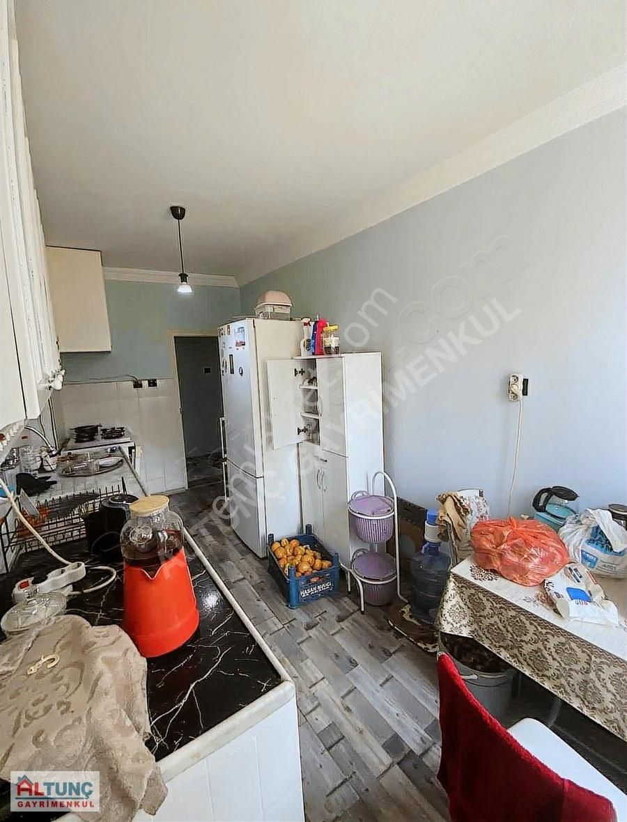 Altunç'dan Yeşilyurtta 3 Katlı 3+1 Kapalı Mutfak Ev - Görsel 4