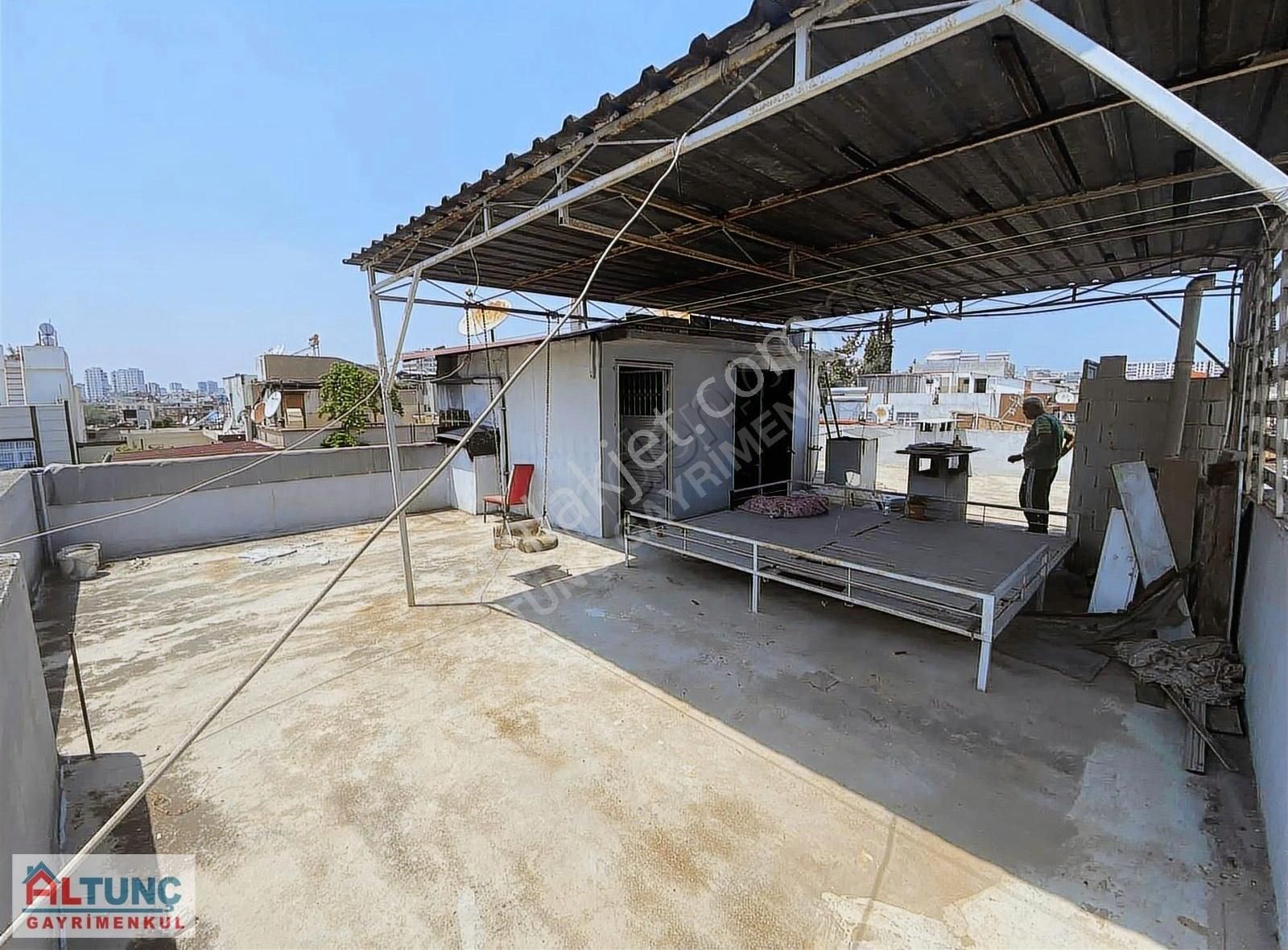 Altunç'dan Yeşilyurtta 3 Katlı 3+1 Kapalı Mutfak Ev - Görsel 31