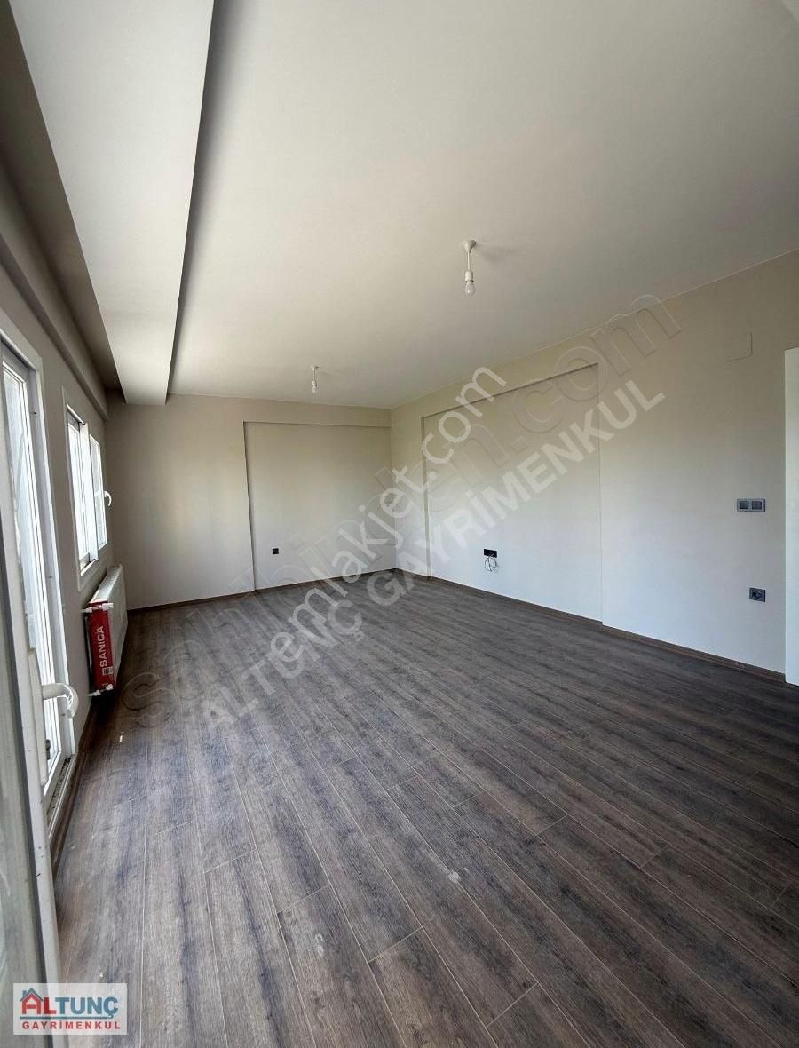 Aydınlar'da Az Katlı Sosyaldonatılı Site İçerisnde Satılık Daire - Görsel 14