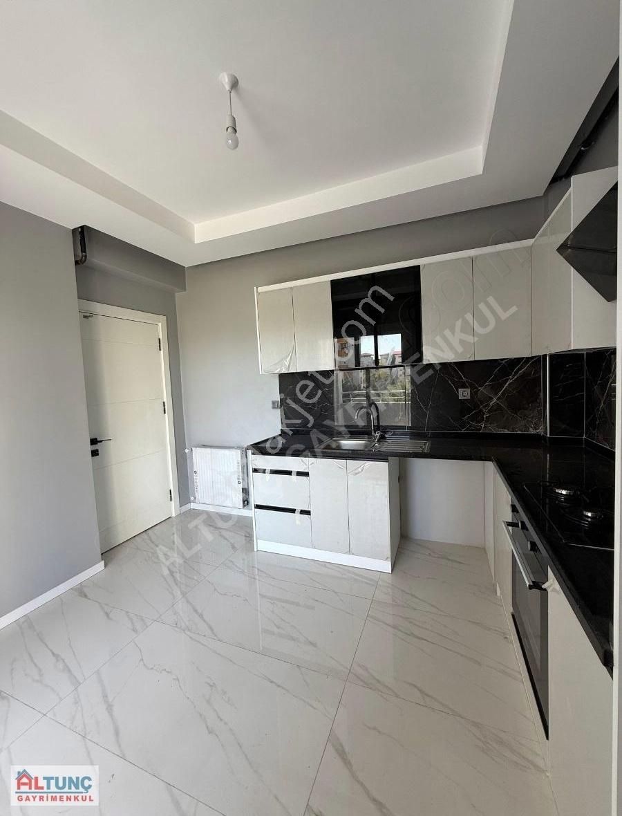 Aydınlar'da Az Katlı Sosyaldonatılı Site İçerisnde Satılık Daire - Görsel 5