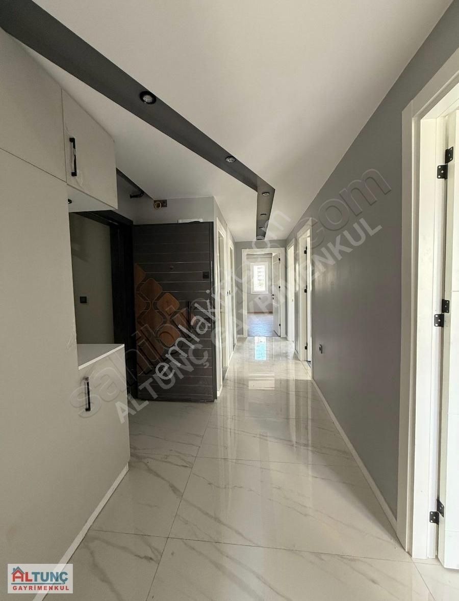 Aydınlar'da Az Katlı Sosyaldonatılı Site İçerisnde Satılık Daire - Görsel 4