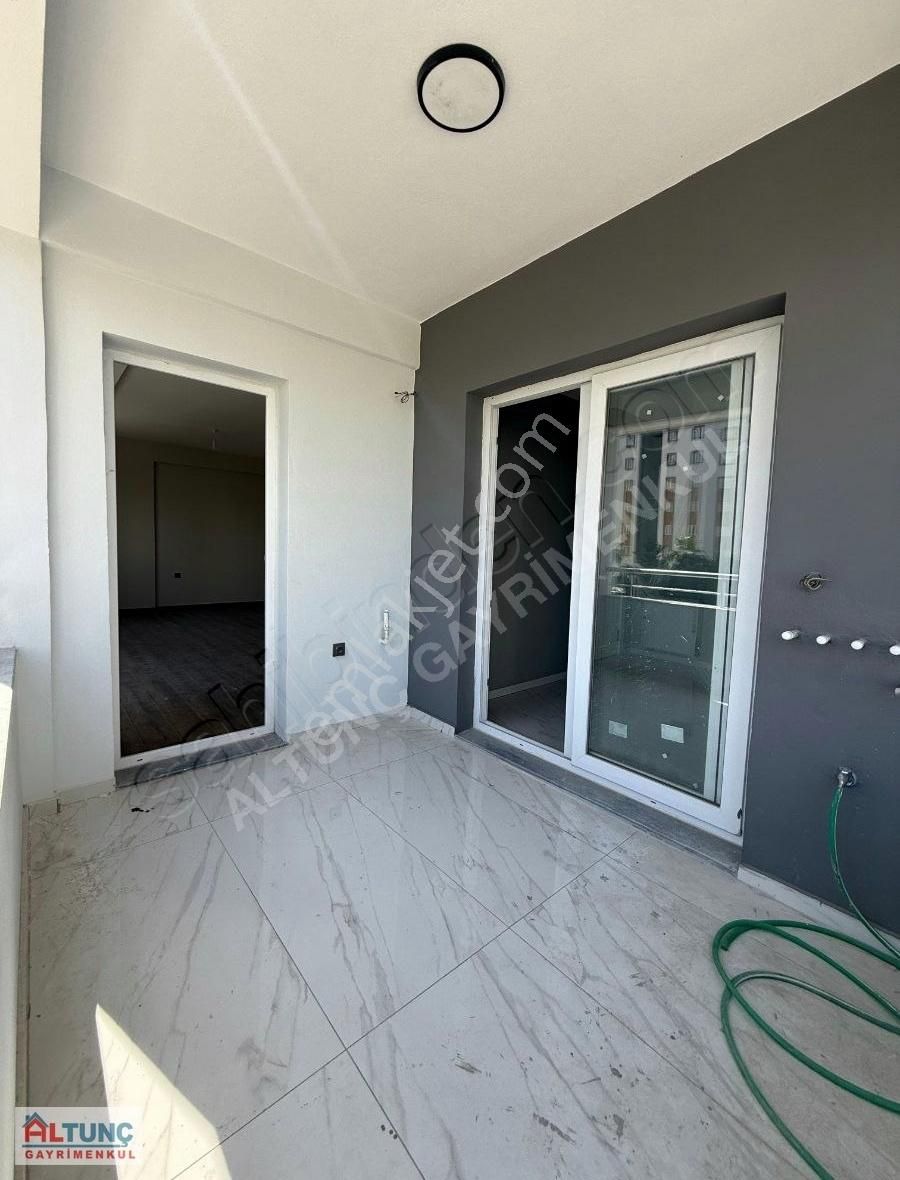 Aydınlar'da Az Katlı Sosyaldonatılı Site İçerisnde Satılık Daire - Görsel 12