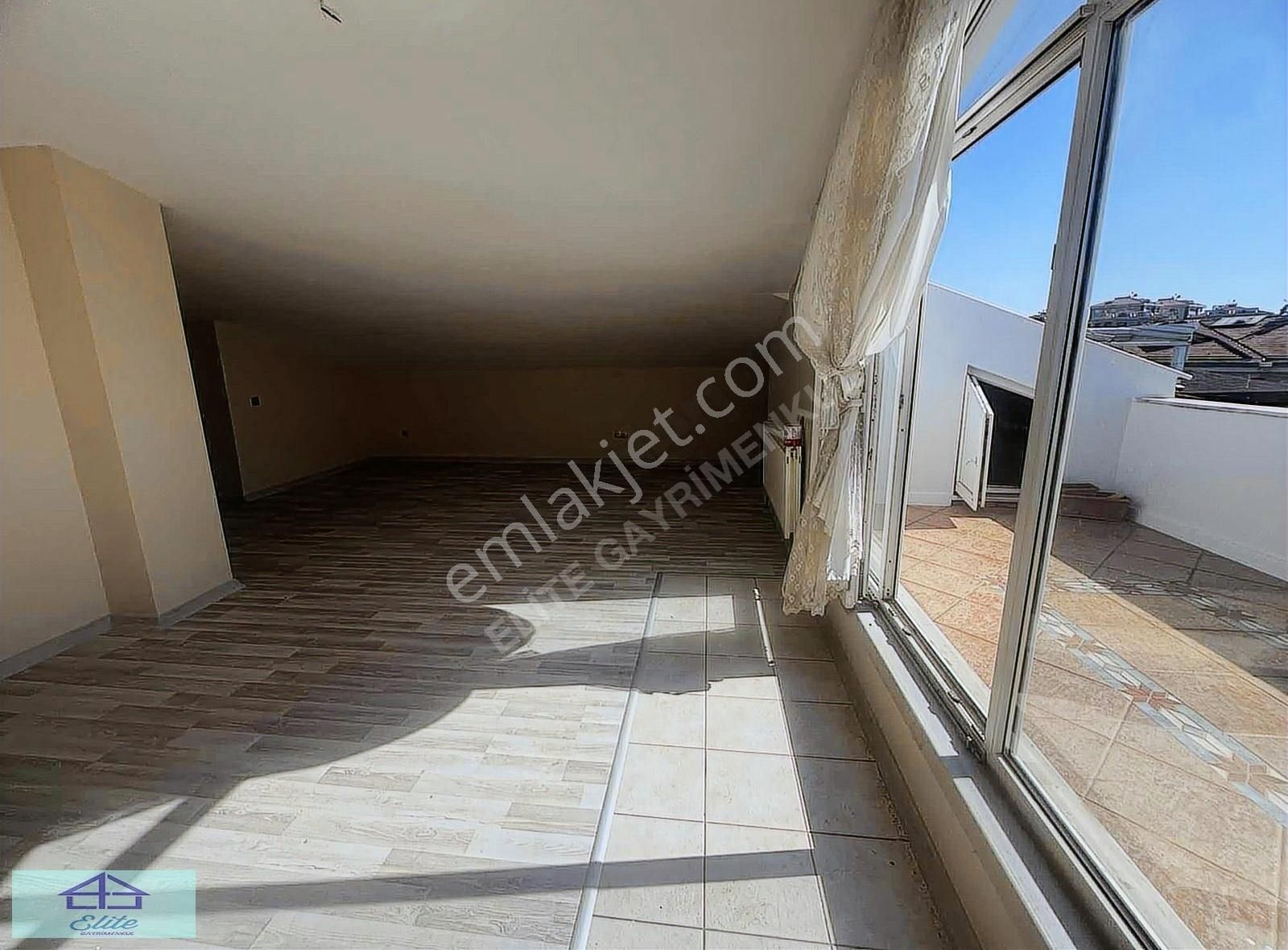 Elite'den Sitede Boğaz Manzaralı Çatı Dubleksi - Görsel 23